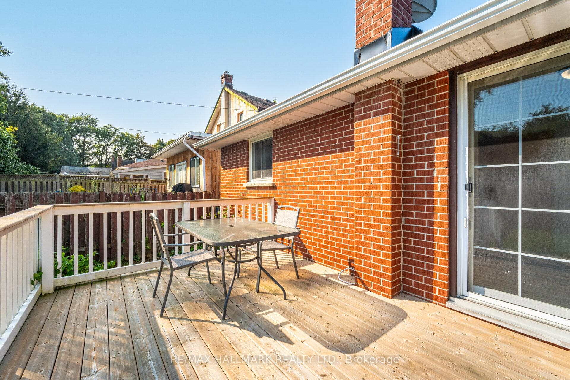 461 Cromwell Avenue photo 31