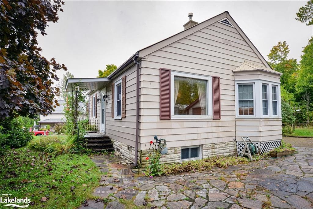 220 JAMES Street photo 1