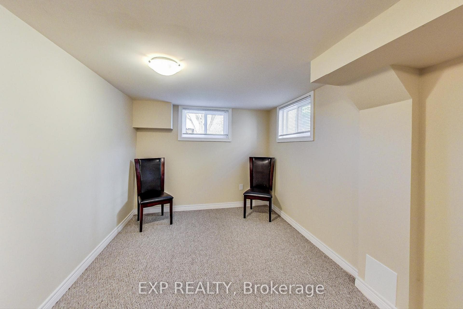 44 Dixon Road photo 27