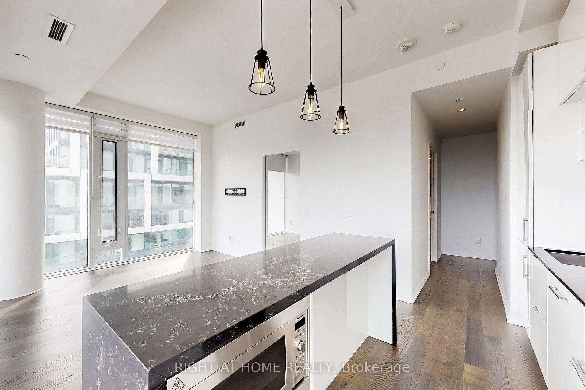 5 Soudan Avenue Unit 905 photo 9