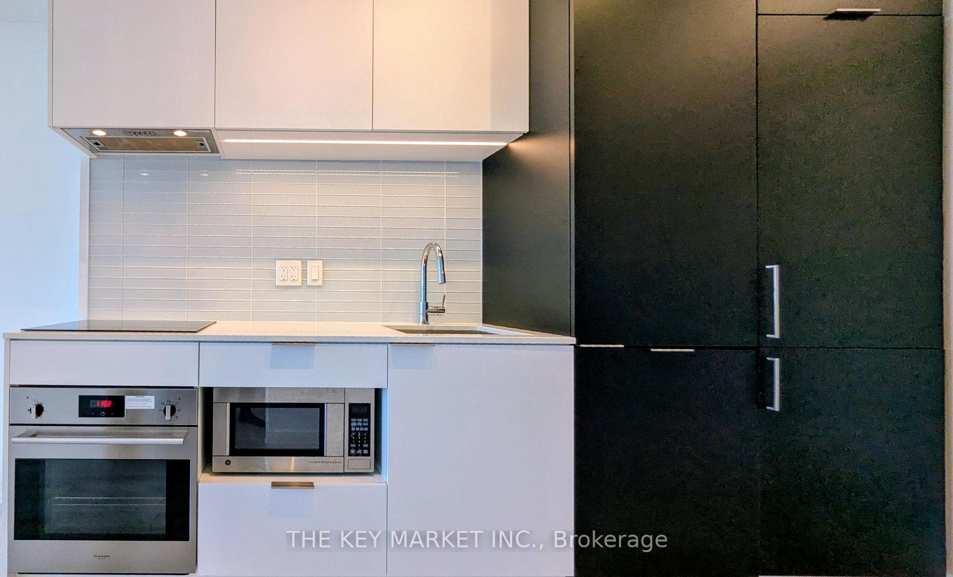 33 Helendale Avenue Unit 1511 photo 12