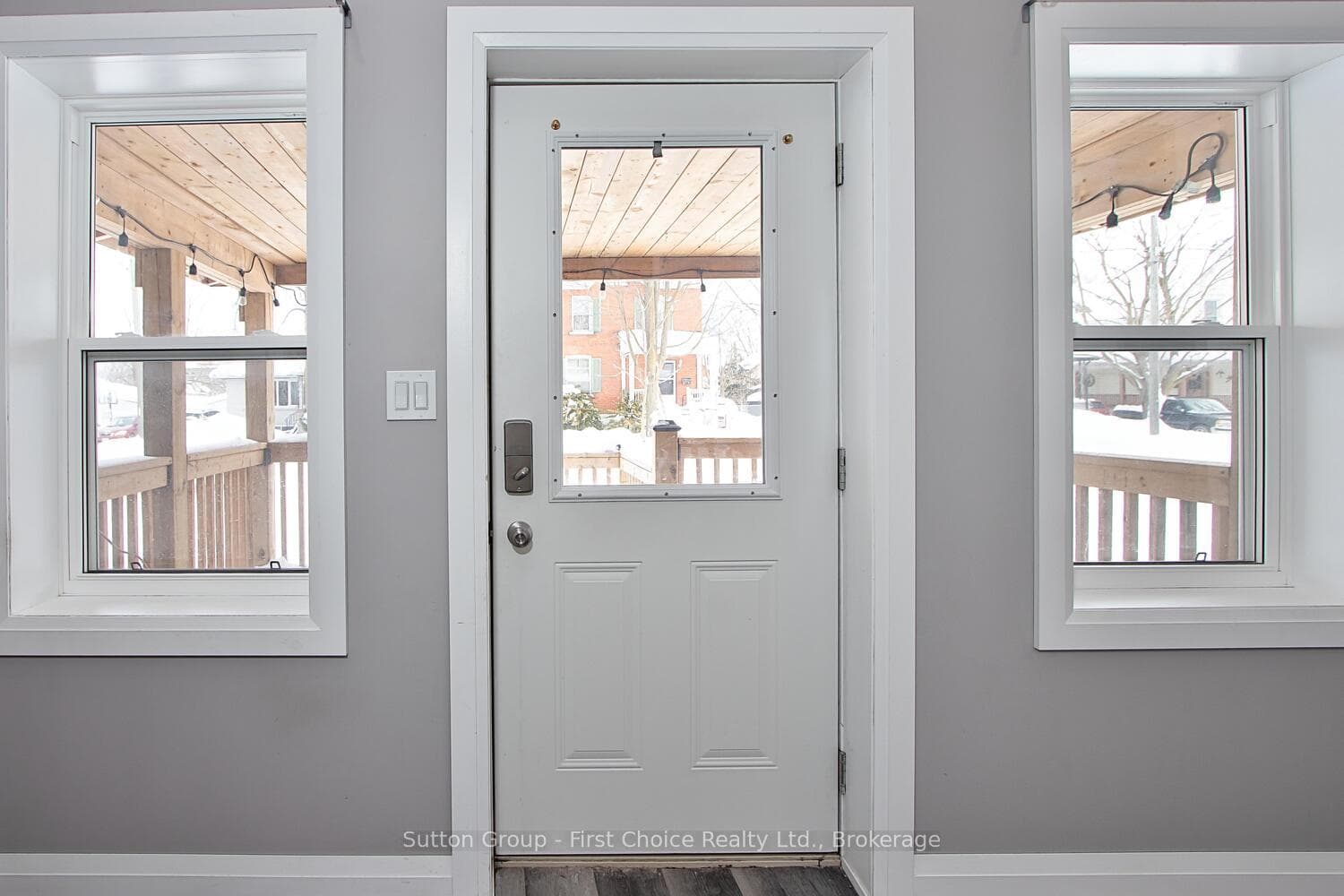 118 Well Street photo 6
