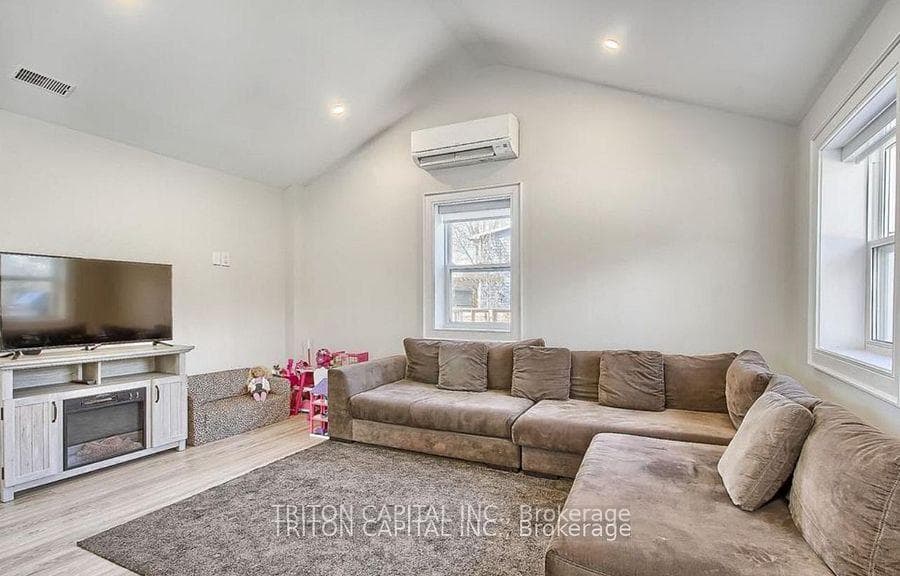 34 NAPIER Street photo 7