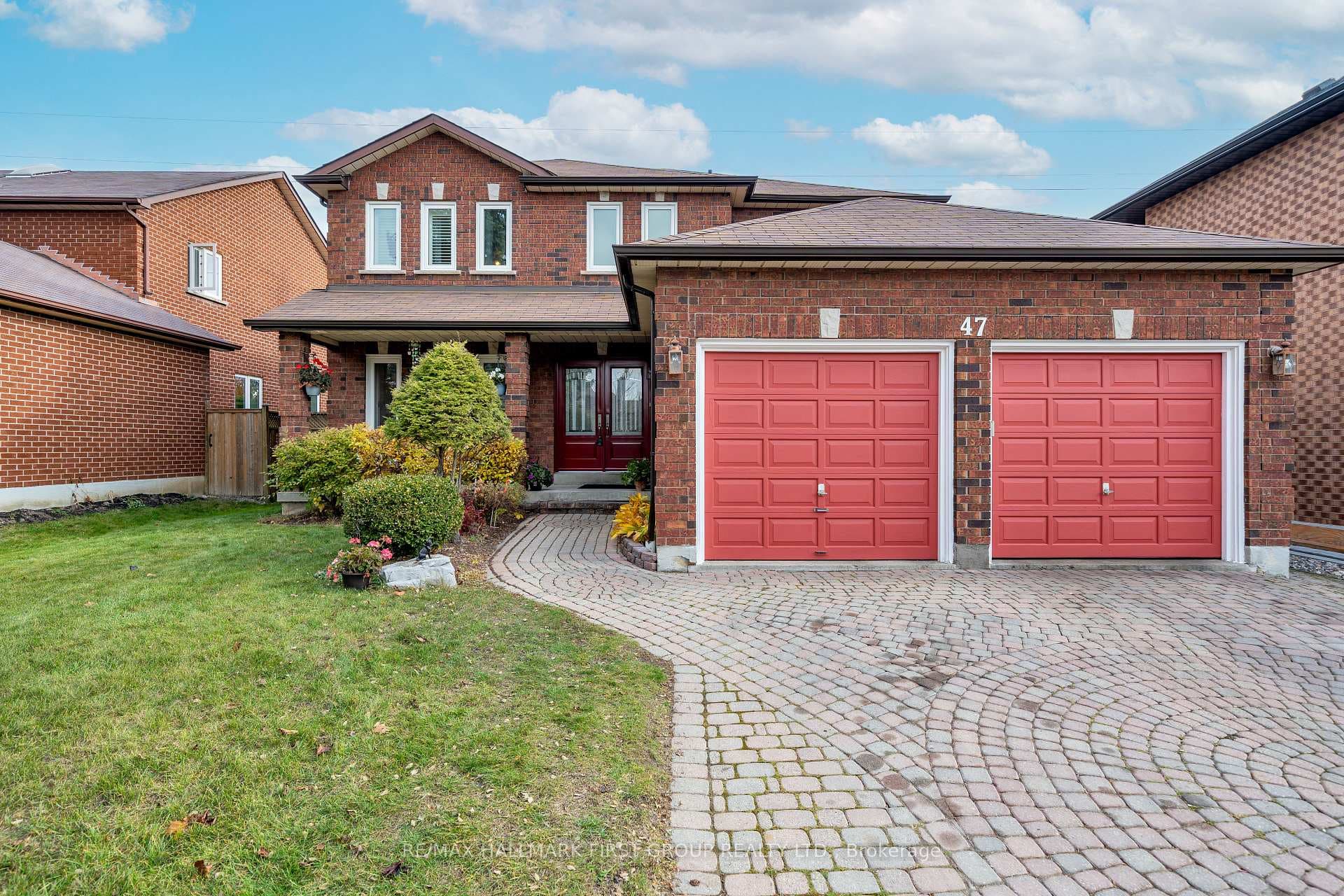 47 Stratton Crescent photo 1