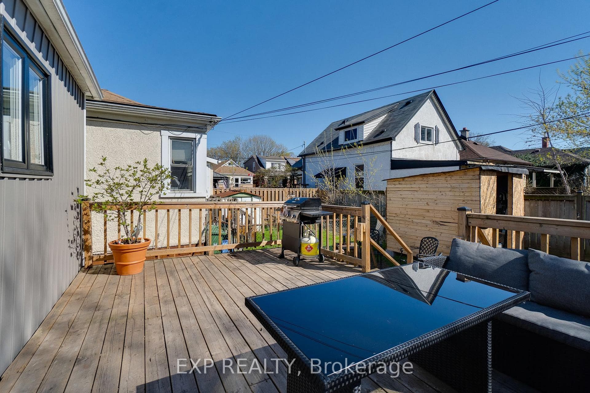 202 Roxborough Avenue photo 32