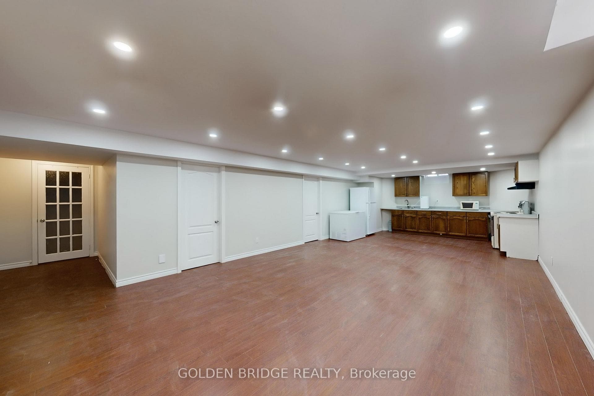 158 Worthington Avenue photo 37