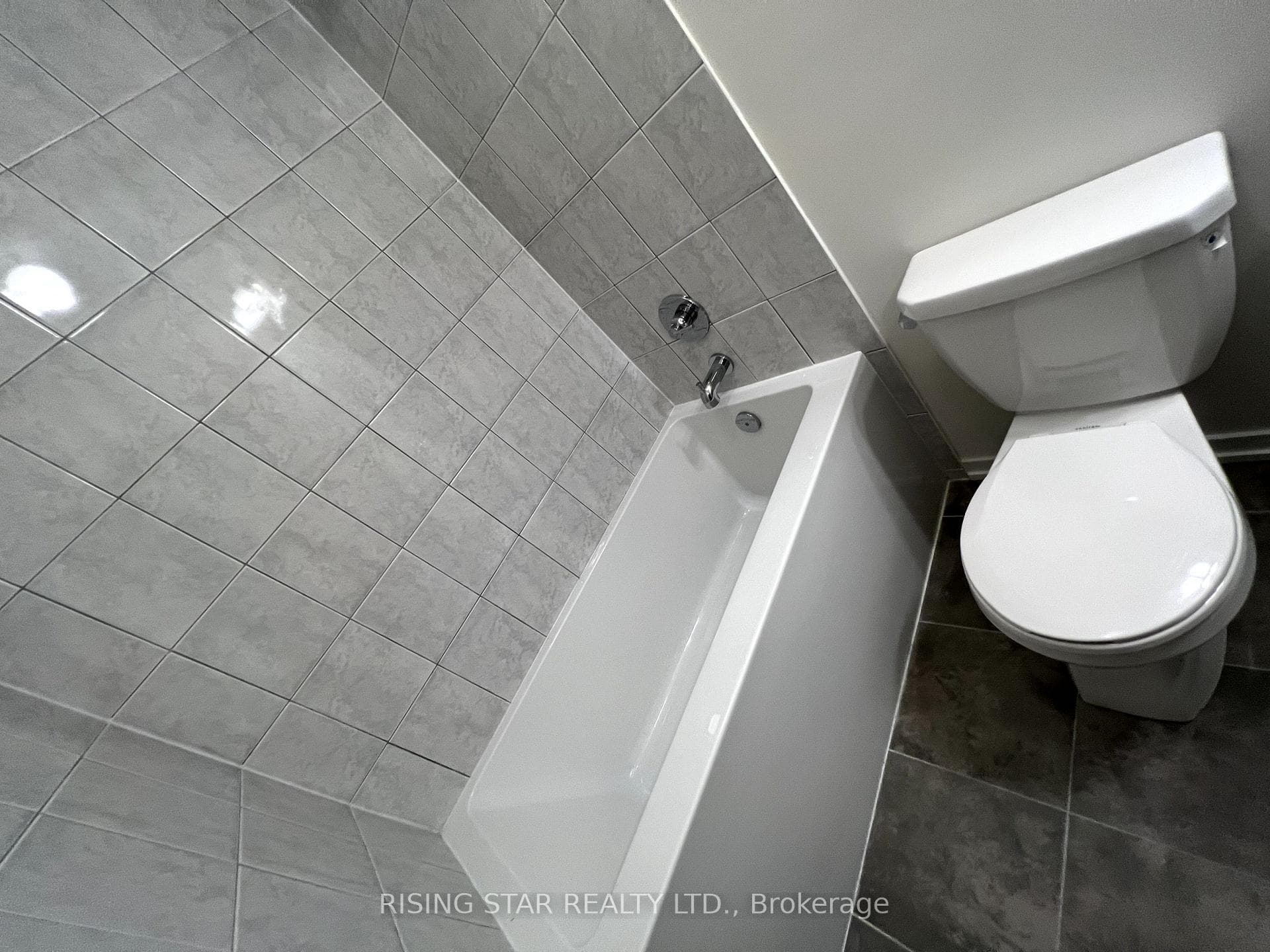 20 Queensland Crescent photo 19