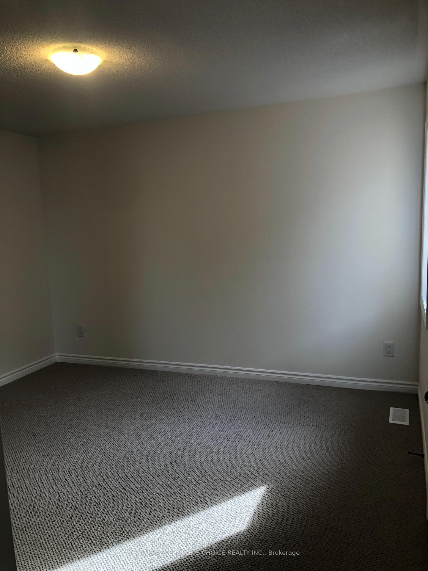 83 LAWRENCE D. PRIDHAM Avenue photo 6