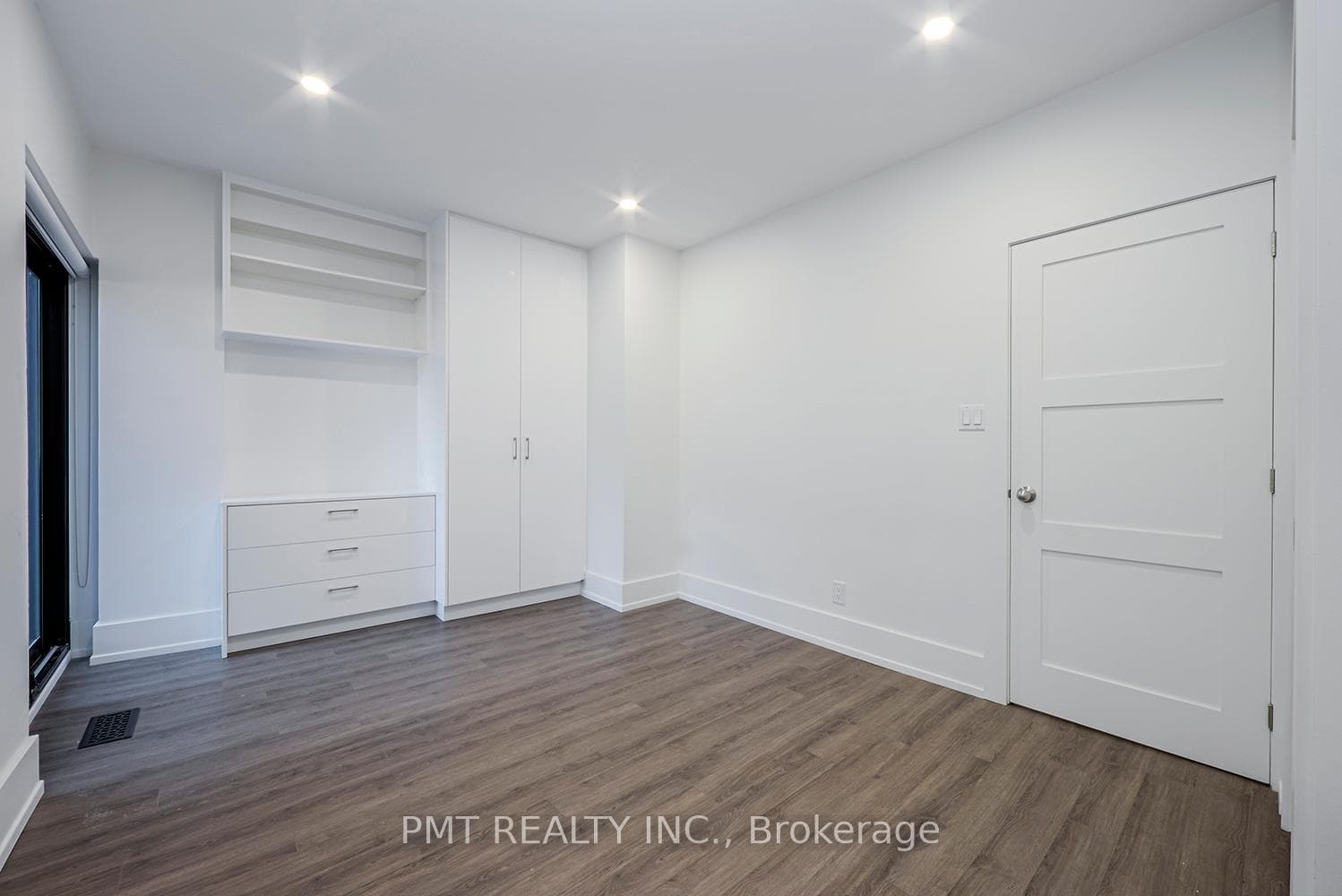 732 Indian Road Unit 1 photo 16
