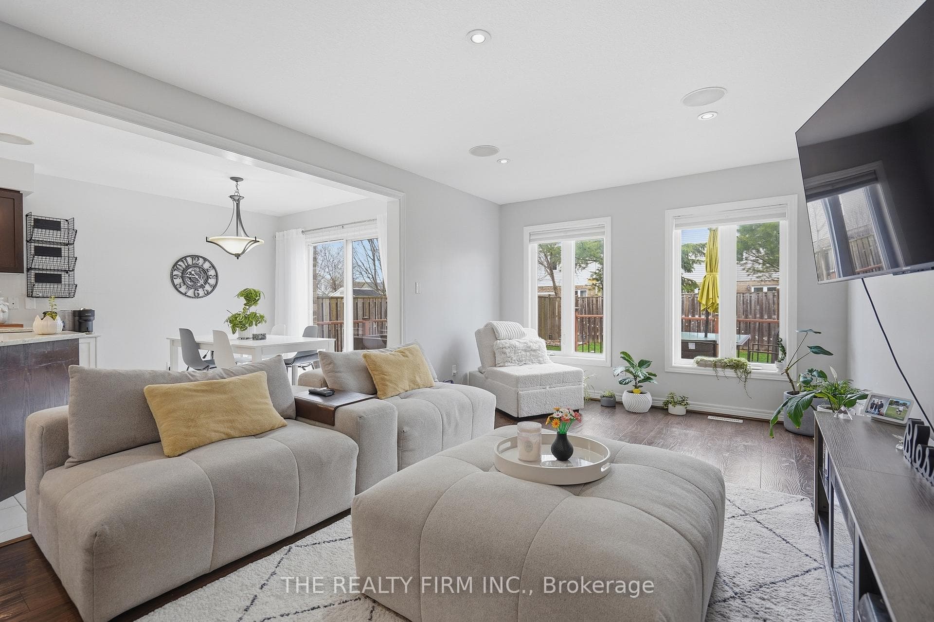 1156 Foxhunt Road photo 8