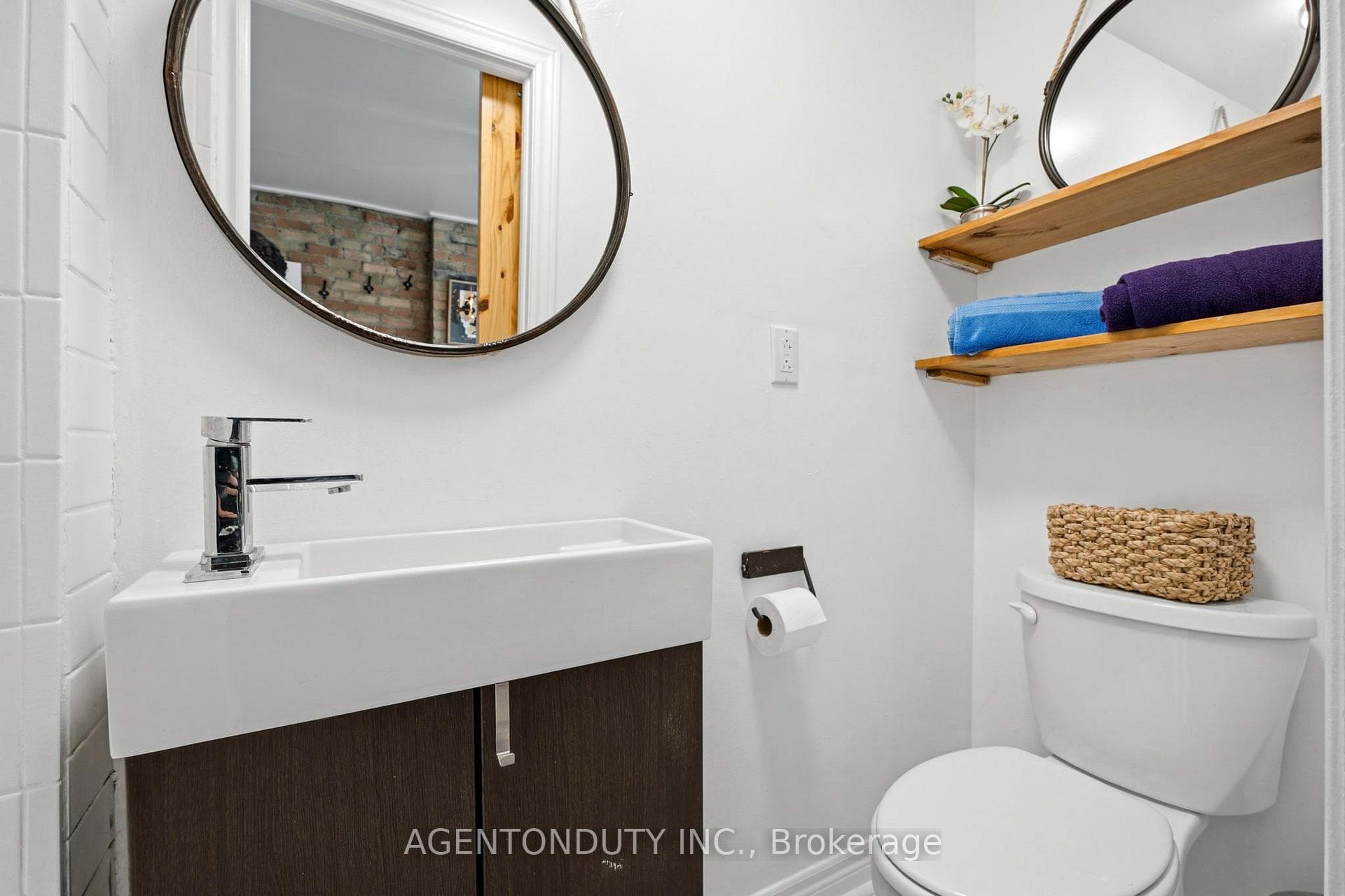 2nd Floor Studio 3 Pc Ensuite