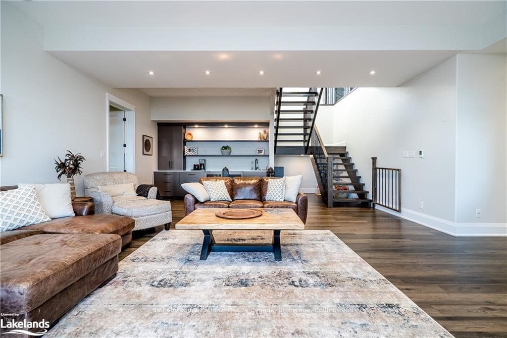 6 SUNSET Court photo 31