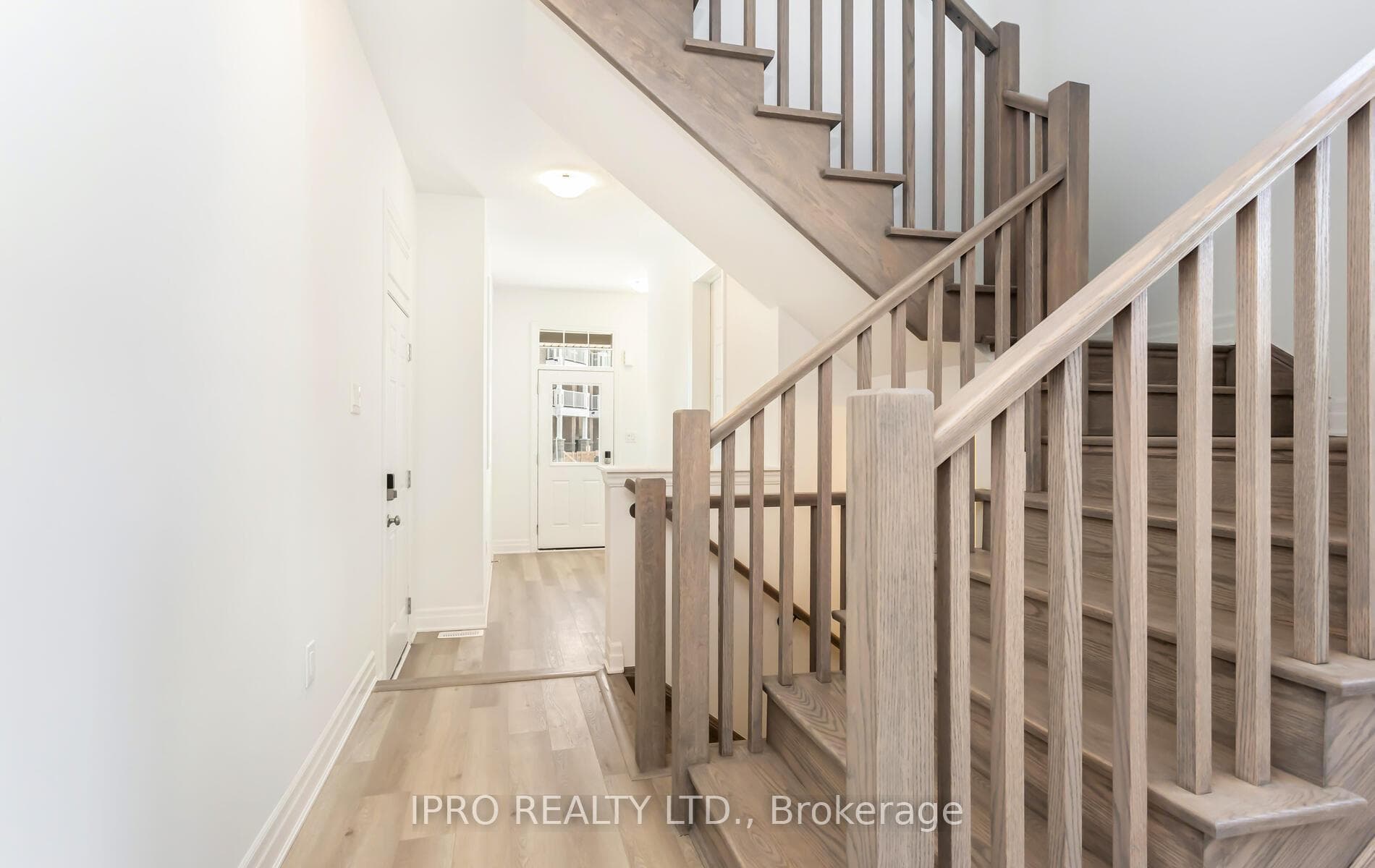 1796 Thames Circle photo 7