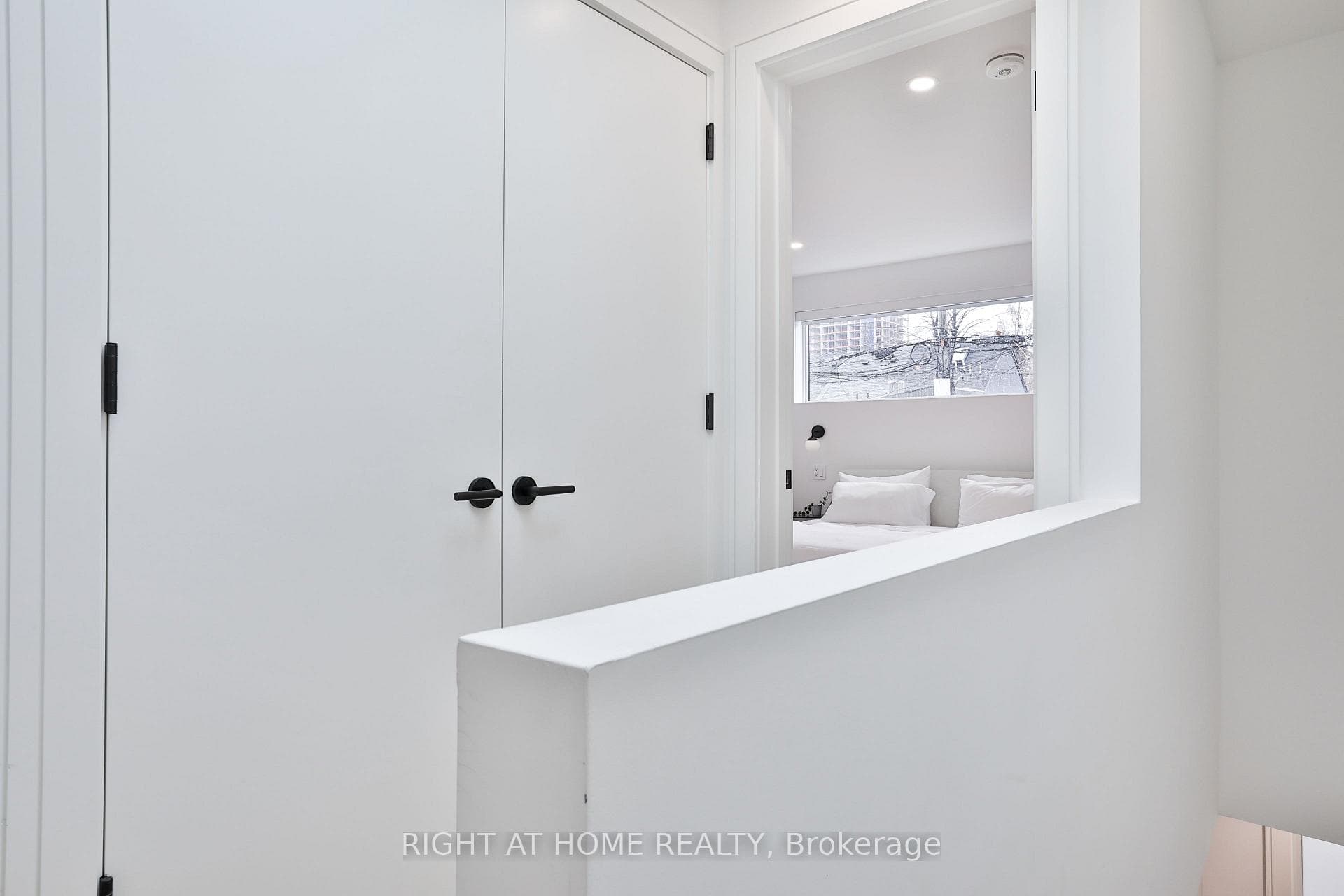 28 SALEM Avenue Unit Laneway House photo 10