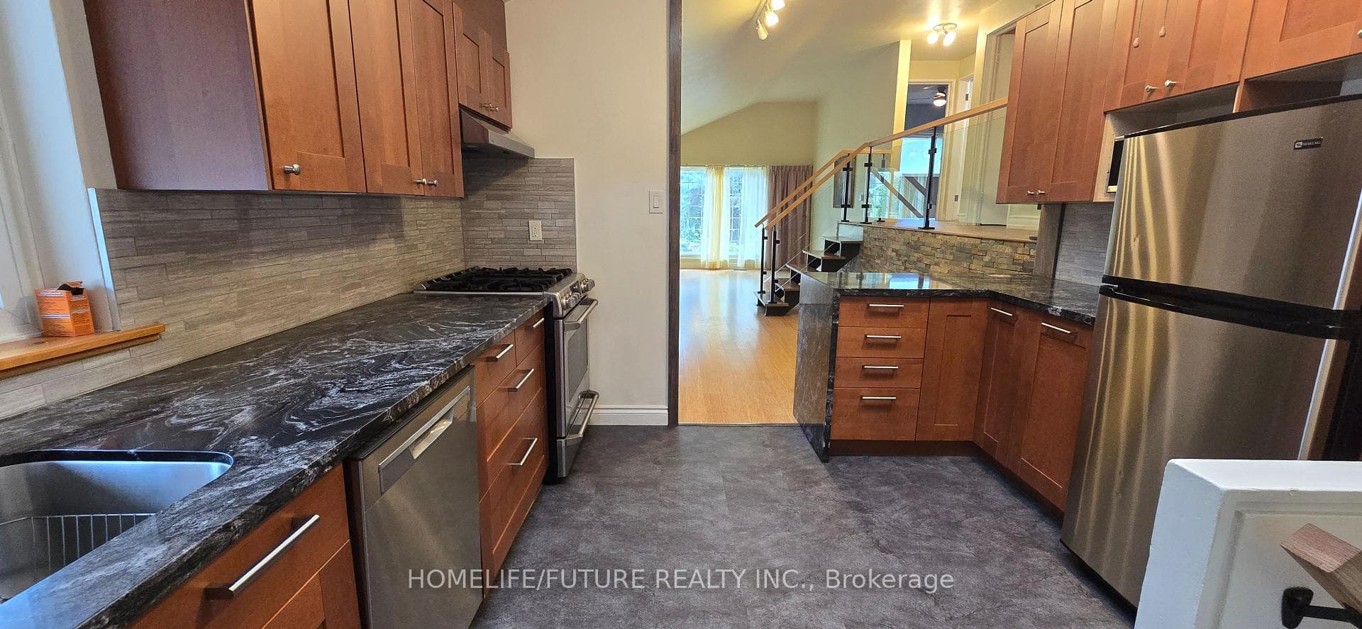 256 Birkdale Road photo 12
