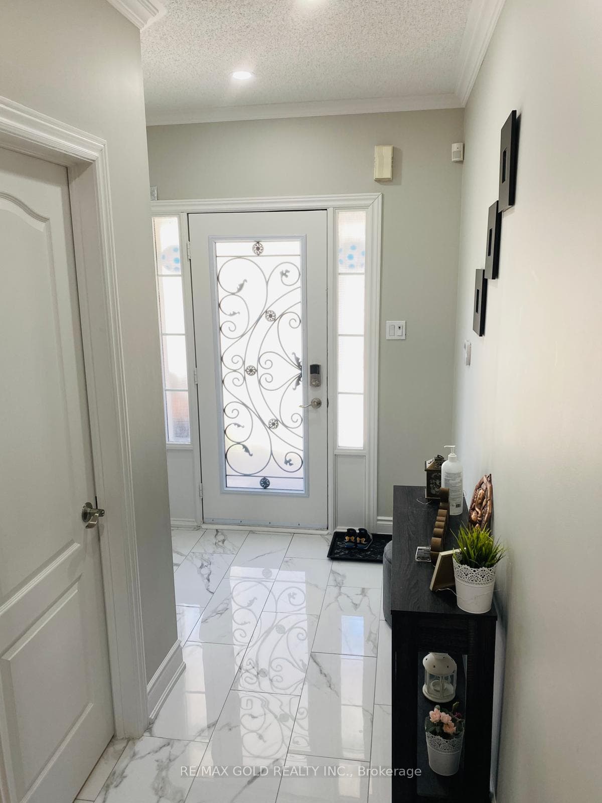 110 Monaco Court Unit Upper photo 3
