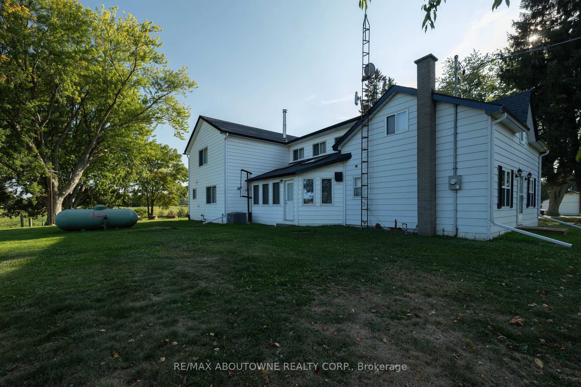 3276 Governors Road photo 6
