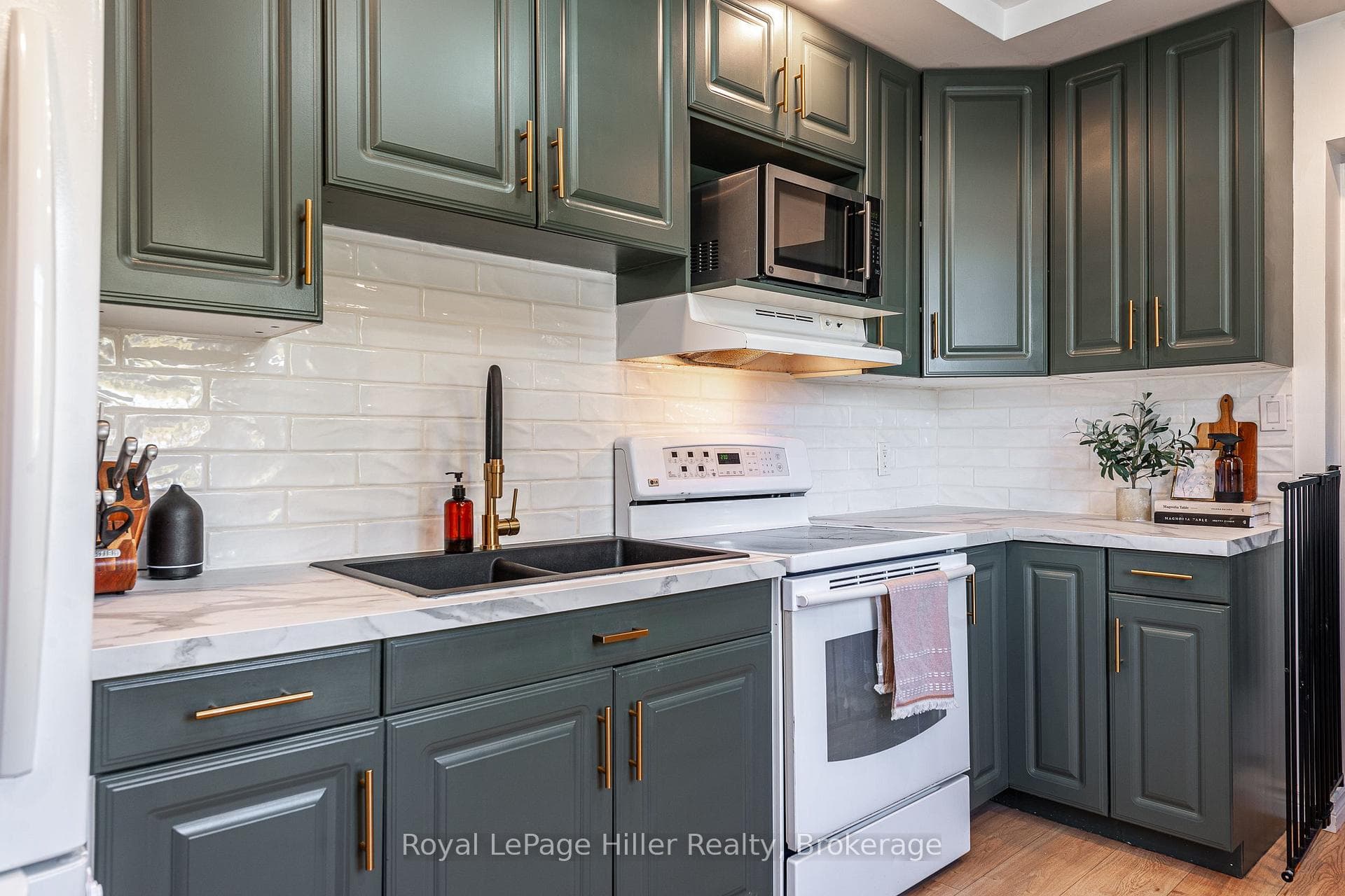 248 Romeo Street photo 15