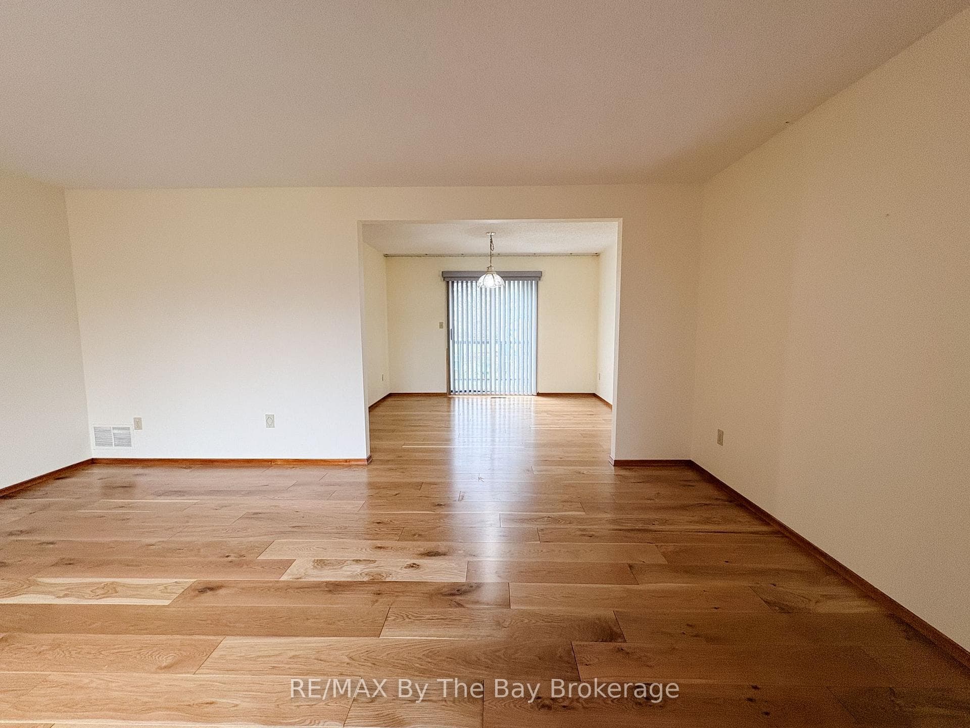 213 Sunnidale Street photo 6