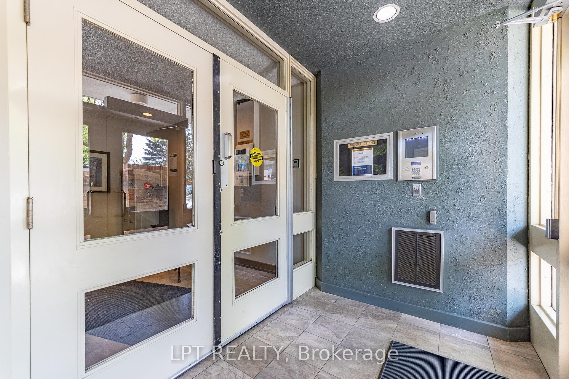 1177 Belanger Avenue Unit 206 photo 4