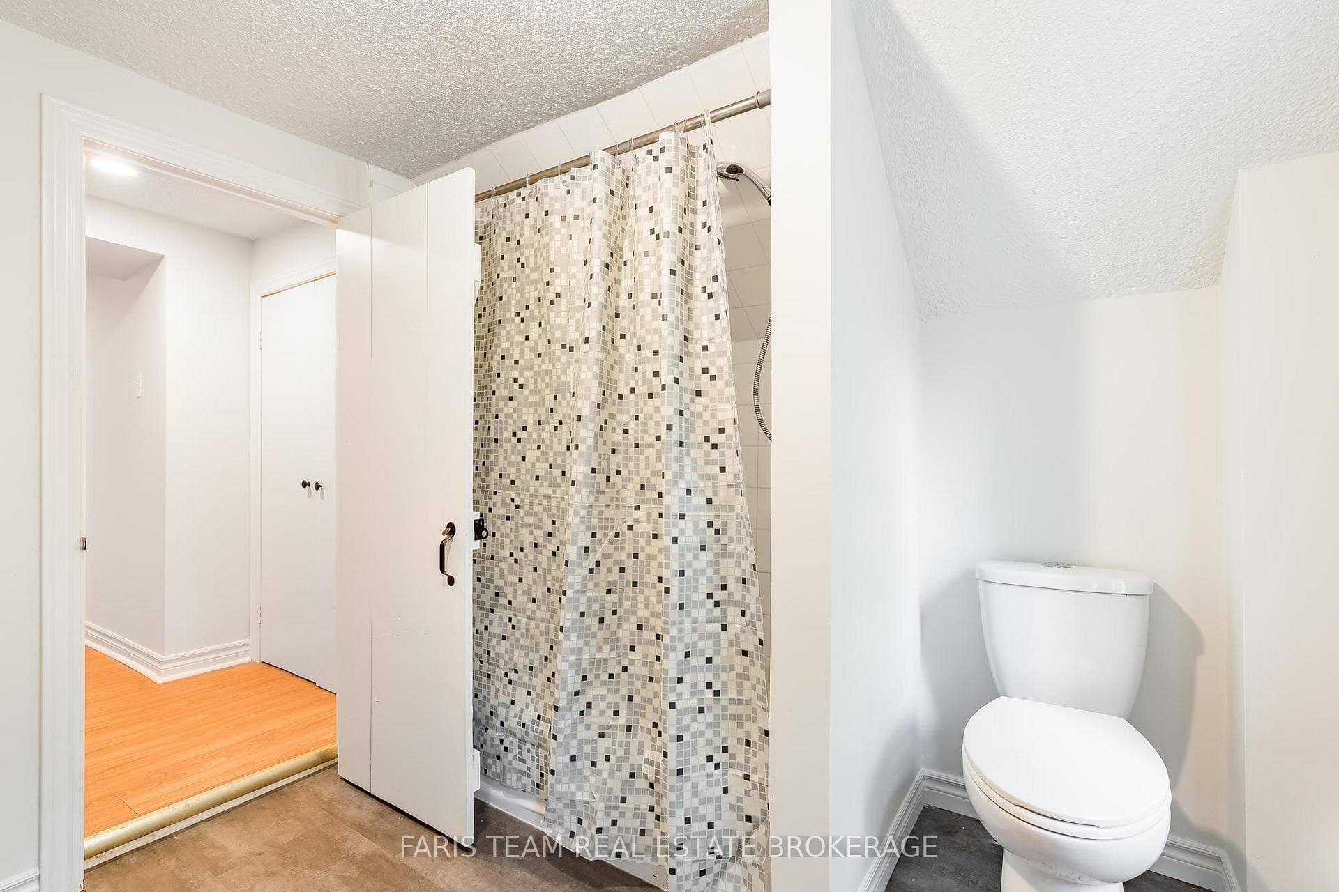 308 Russell Street photo 22