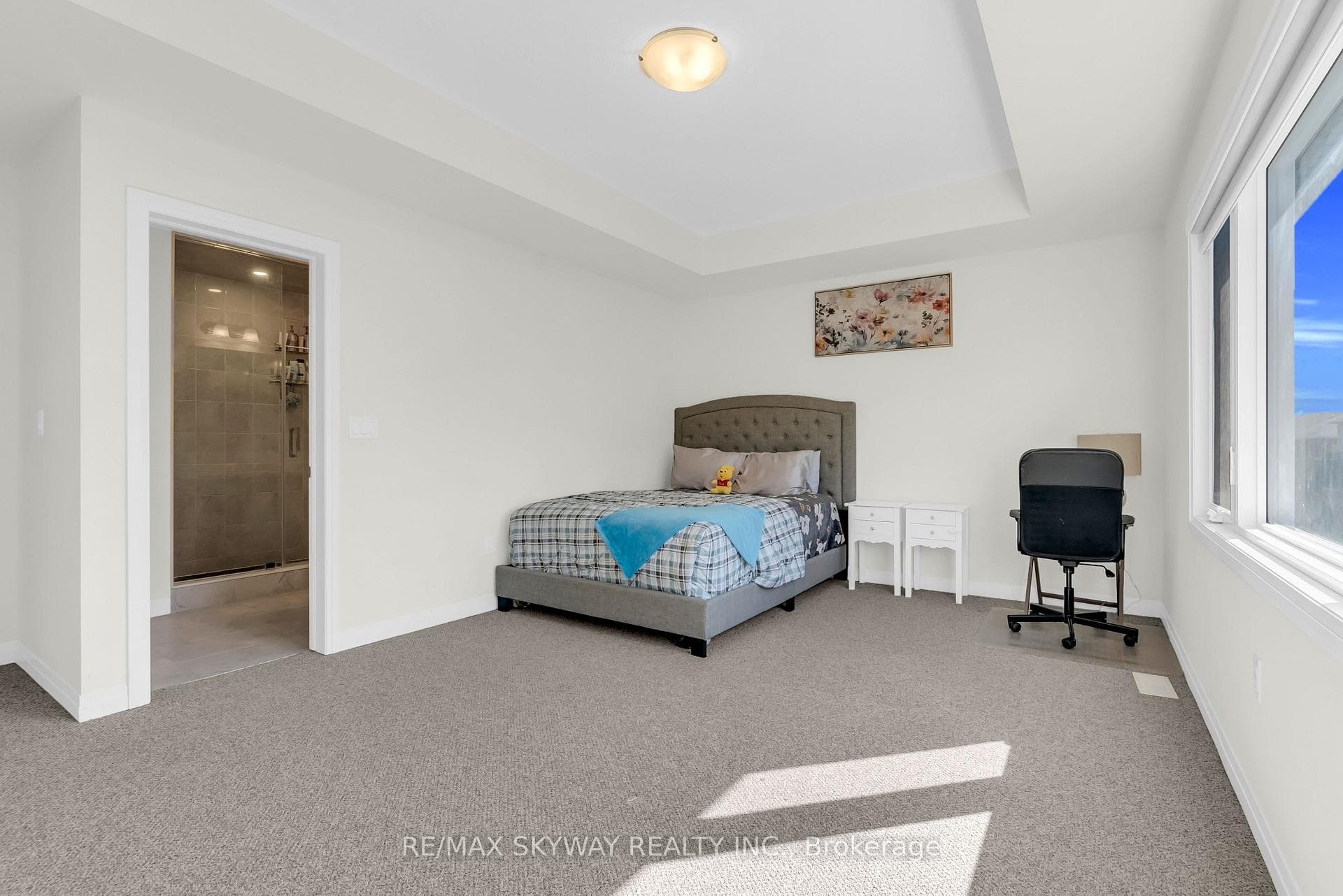 16 Tyler Avenue photo 28
