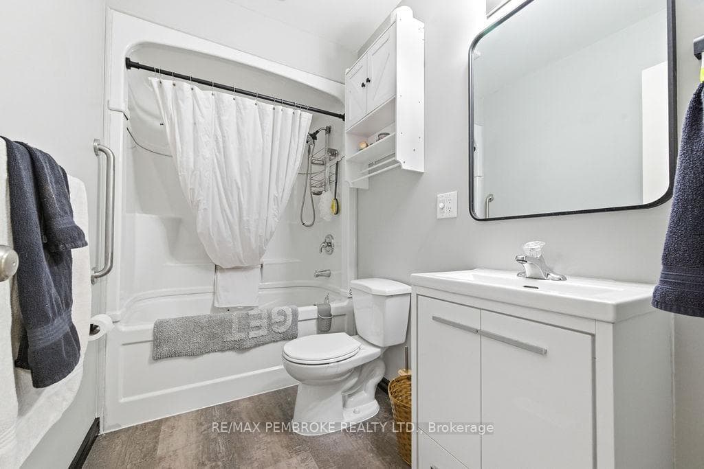 28 John Street photo 16