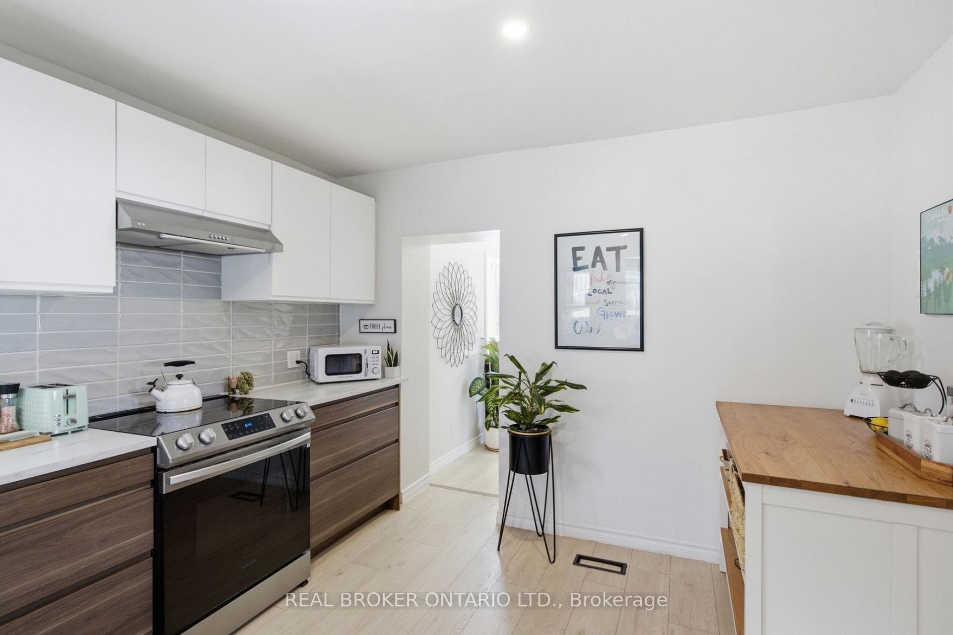 520 Elma Street photo 18