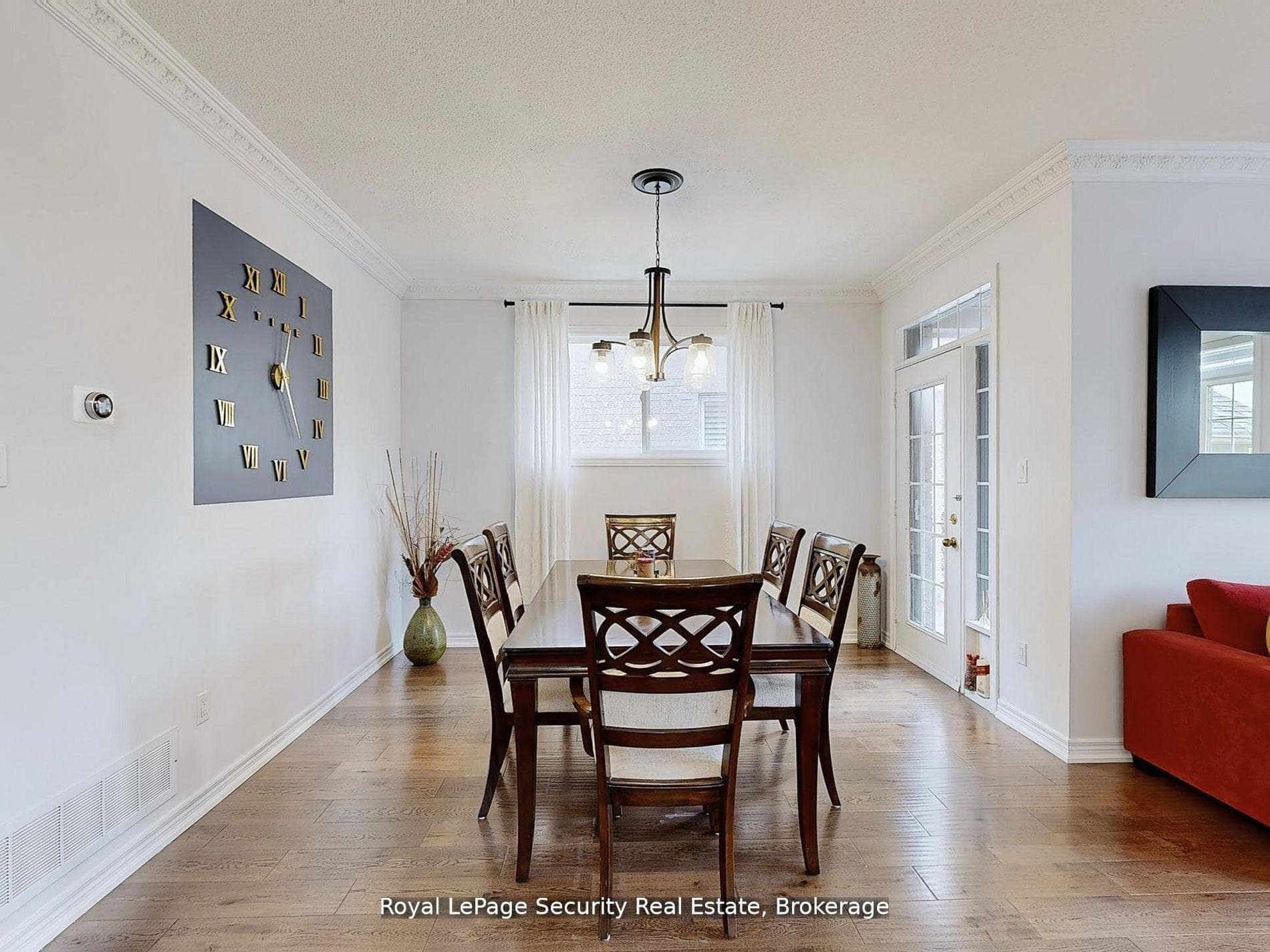 128 Daiseyfield Crescent photo 8