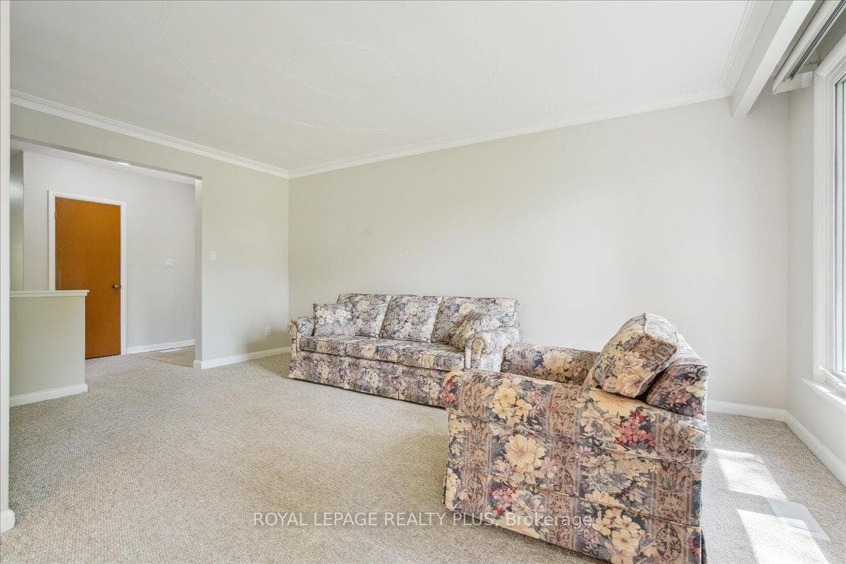 3523 Orion Crescent photo 9