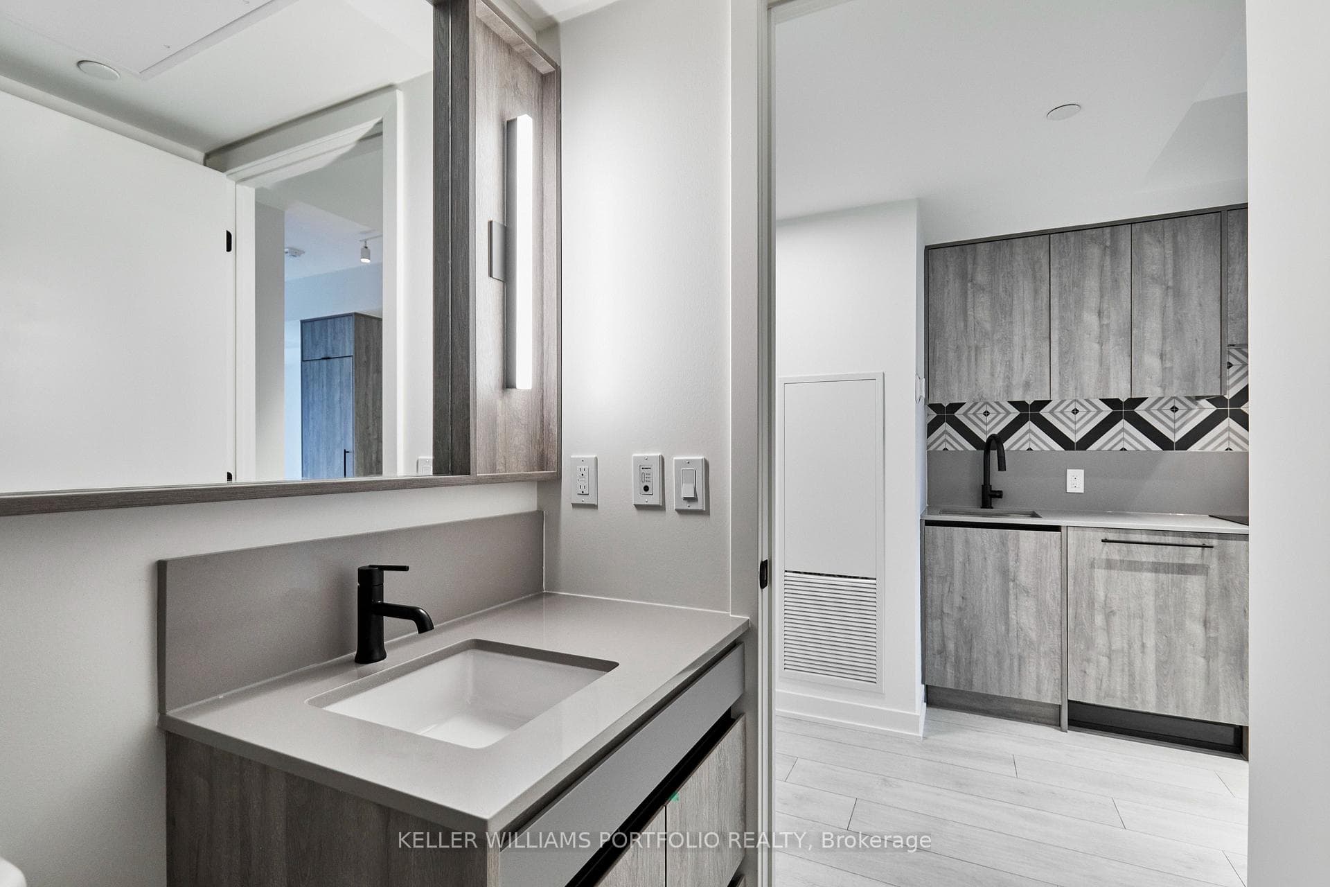 5 Lakeview Avenue Unit 520 photo 13