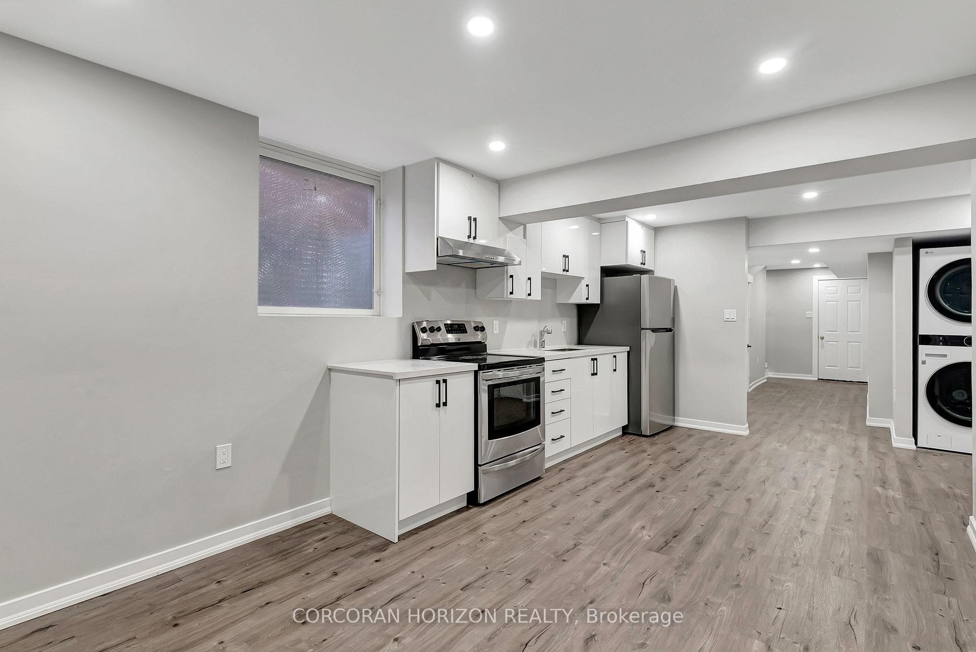 26 Tweedsdale Street Unit Lower photo 7