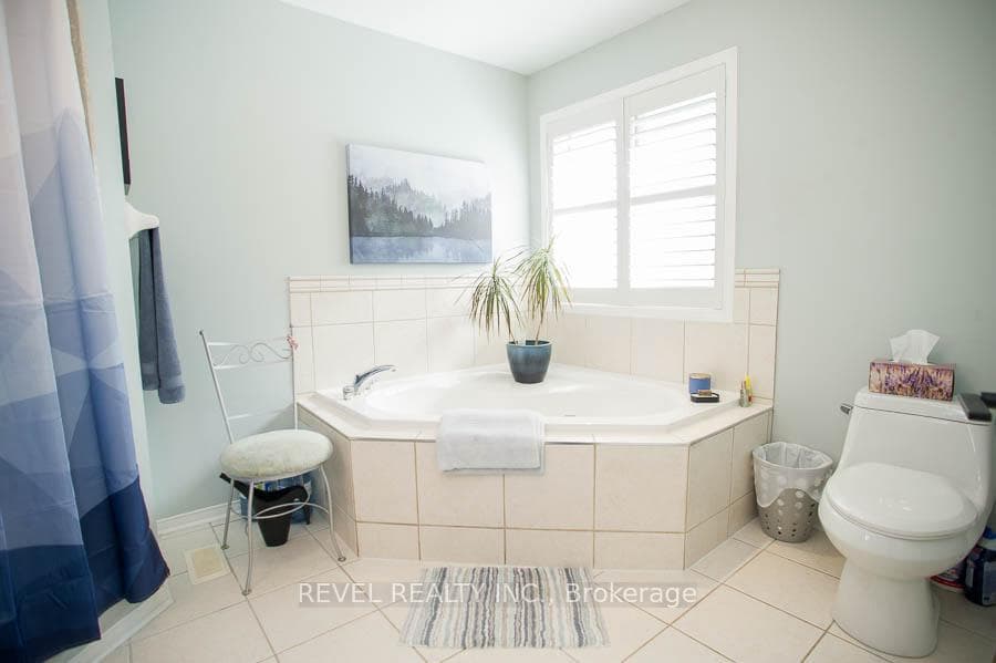 19 Lovell Crescent photo 19