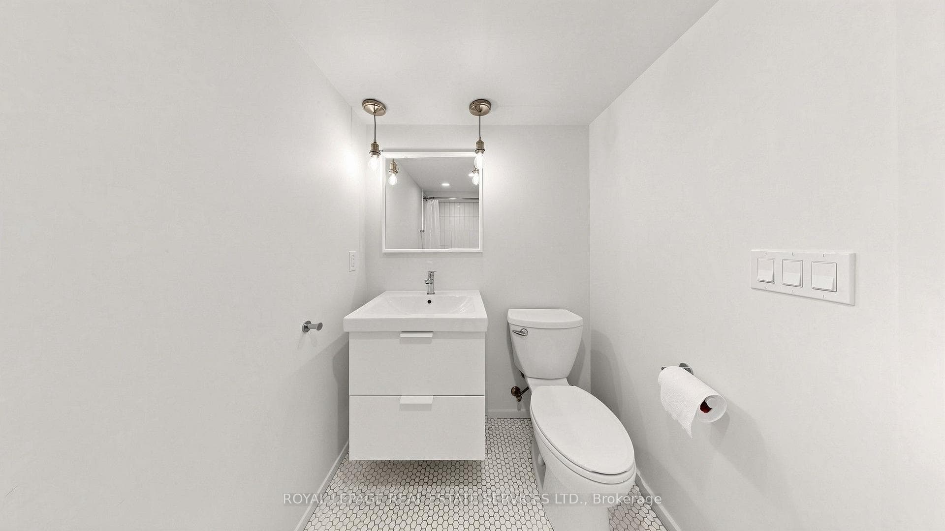 255 Oakwood Crescent photo 37