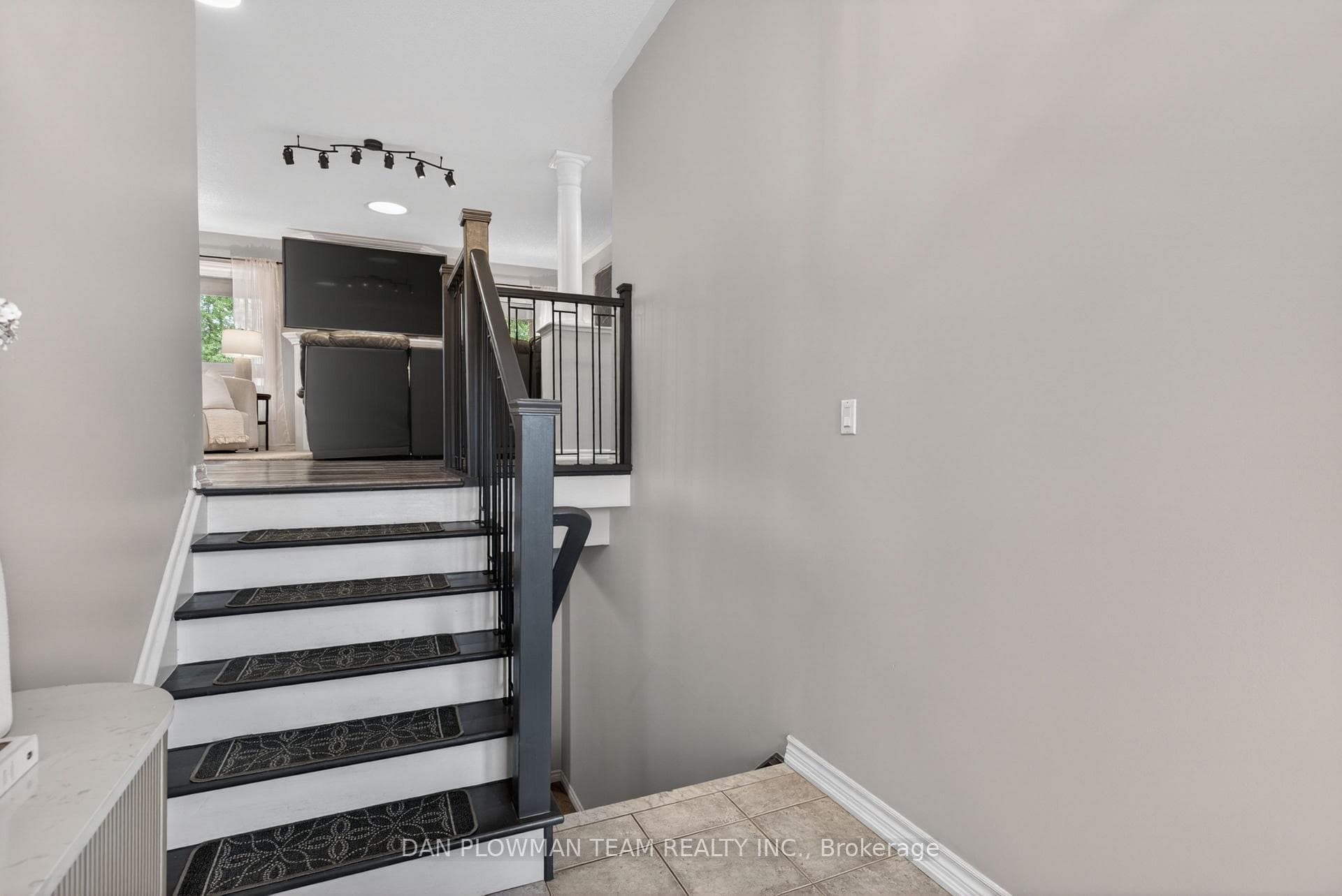 10 Springbank Road photo 7