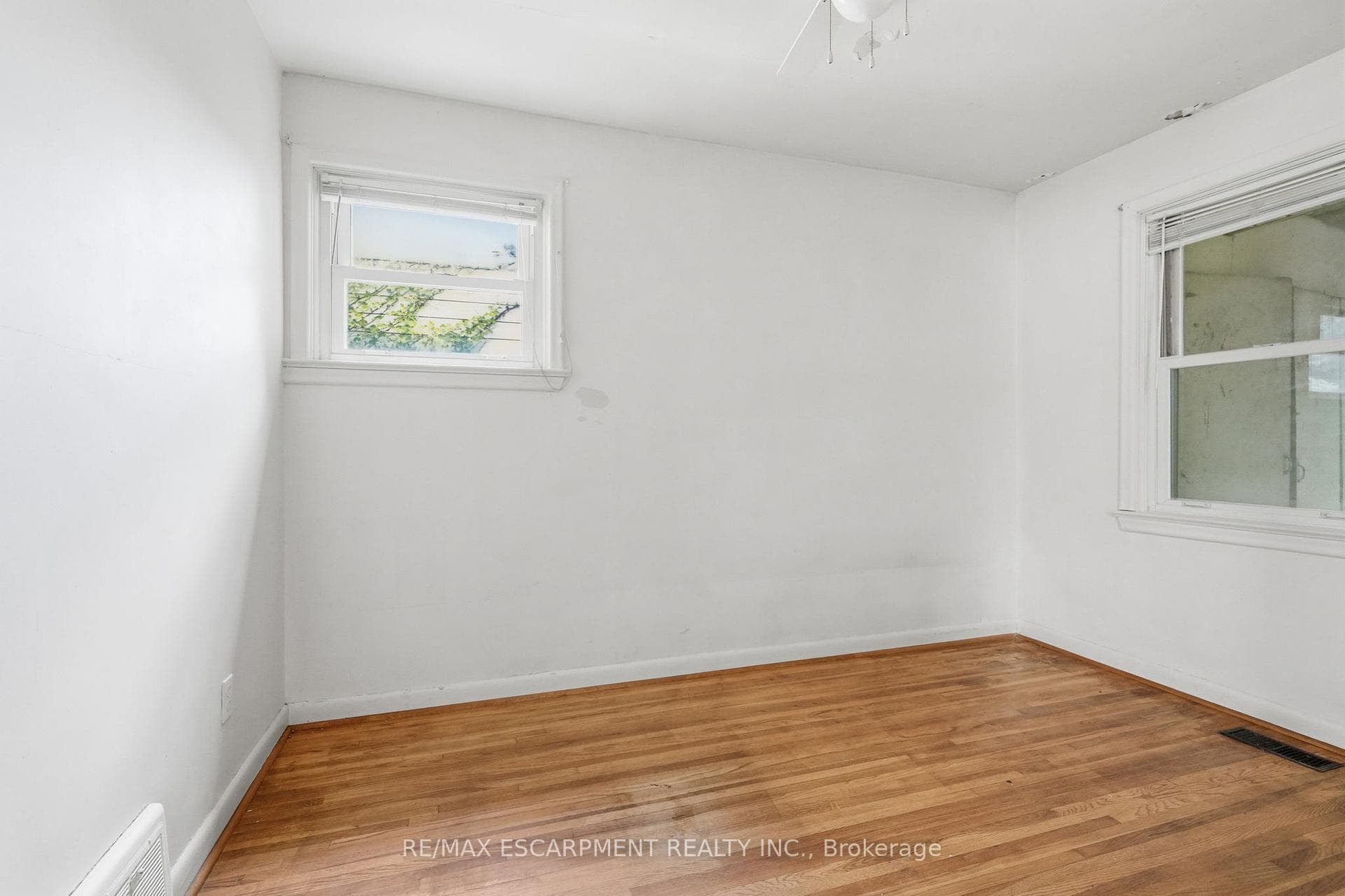 34 Eaton Place photo 8
