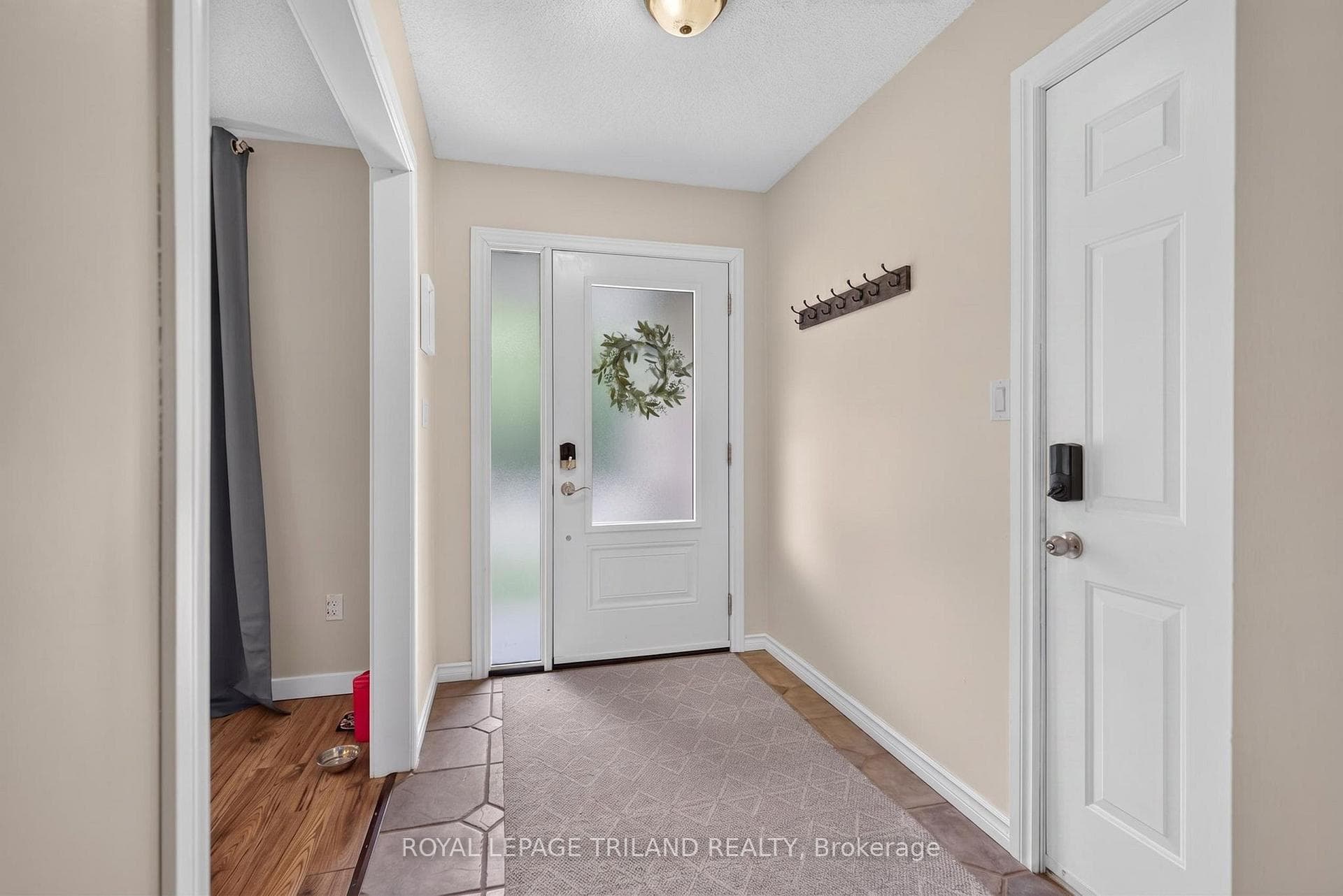 56 Parkview Crescent photo 3