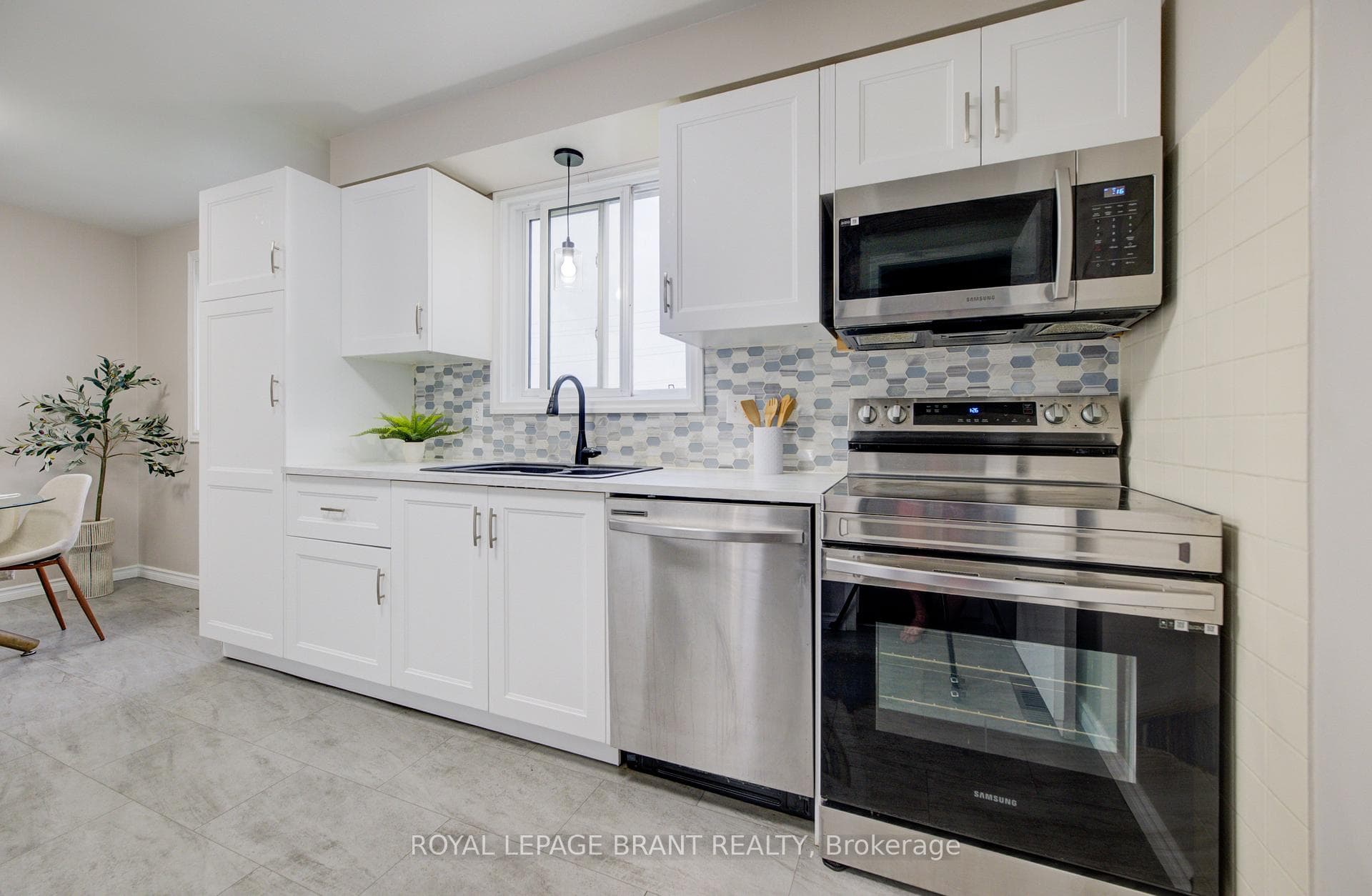 147 Moffat Drive photo 13