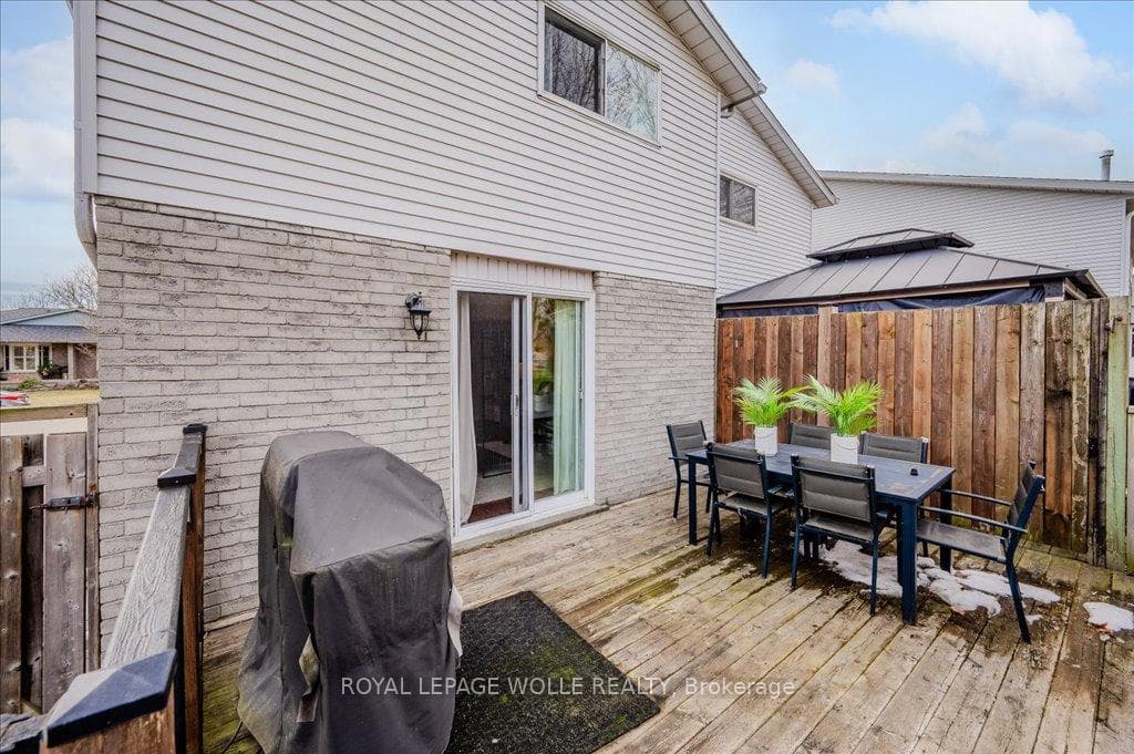 10 Caprice Court photo 29