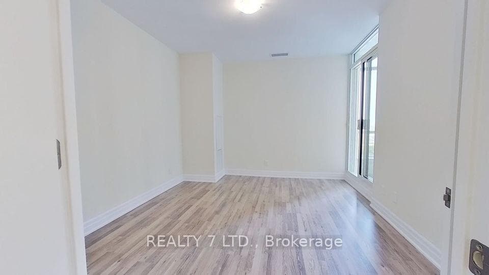 9085 Jane Street Unit 619 photo 14