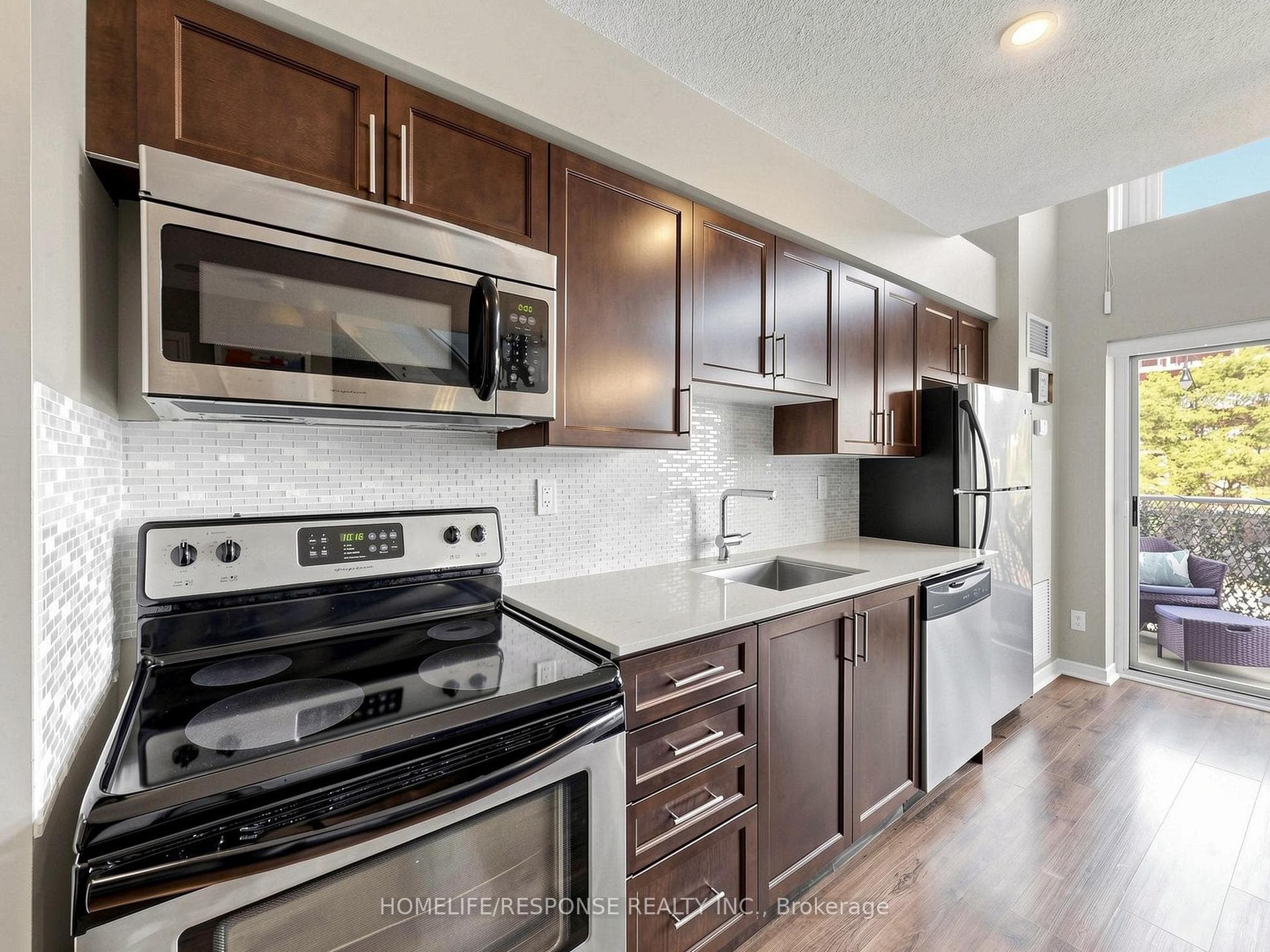 215 QUEEN Street Unit 225 photo 14
