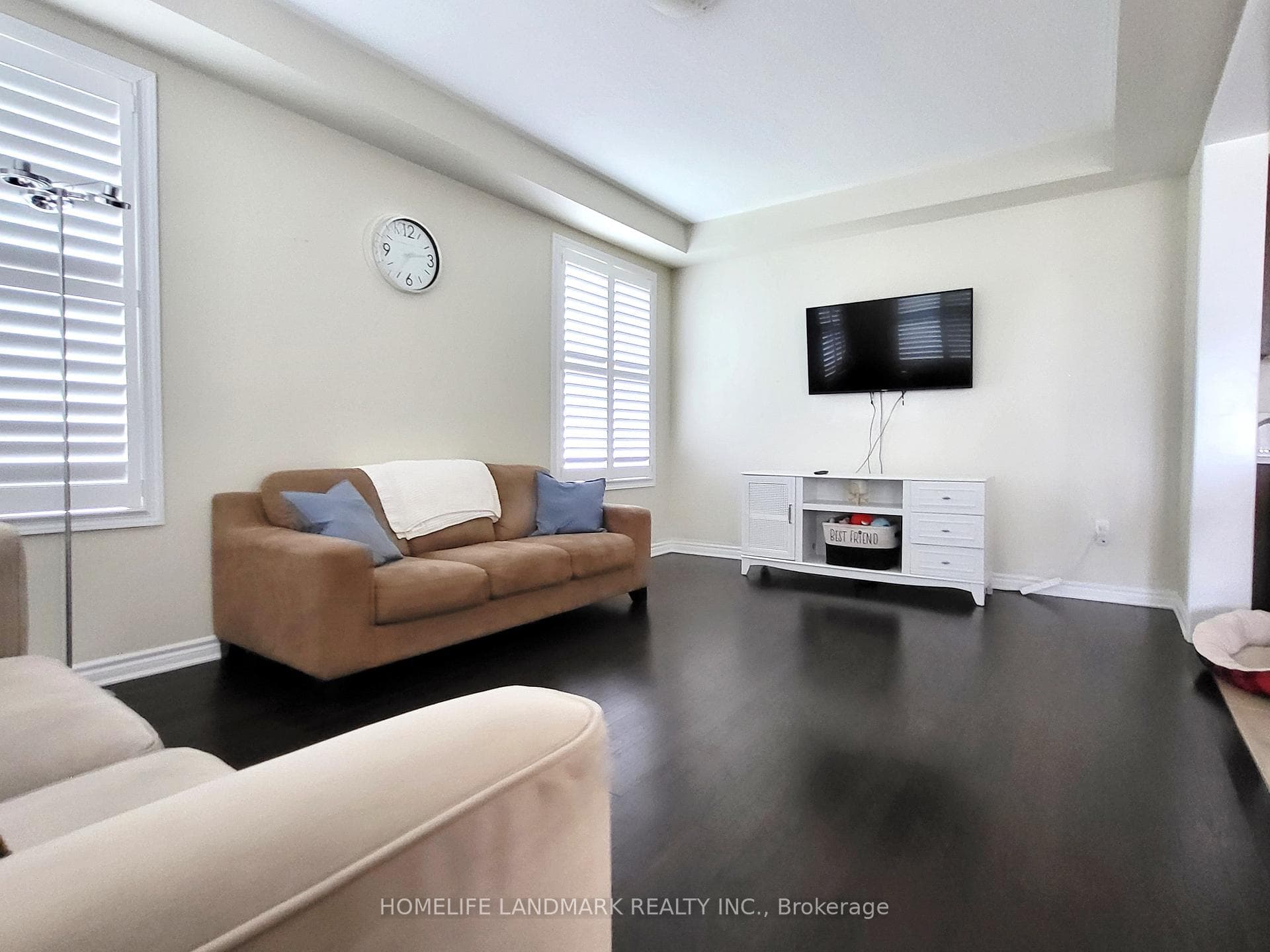 523 Dymott Avenue photo 2