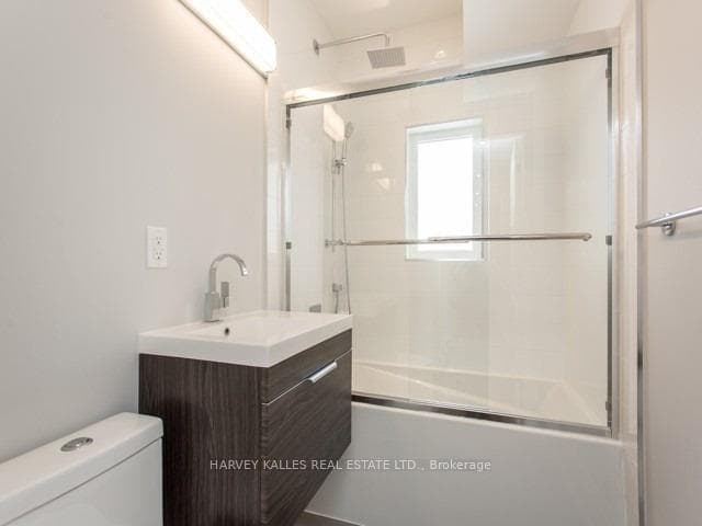 989 Avenue Road Unit Main photo 12