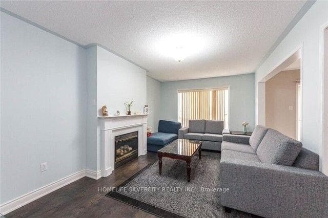 5 Allangrove Drive photo 6