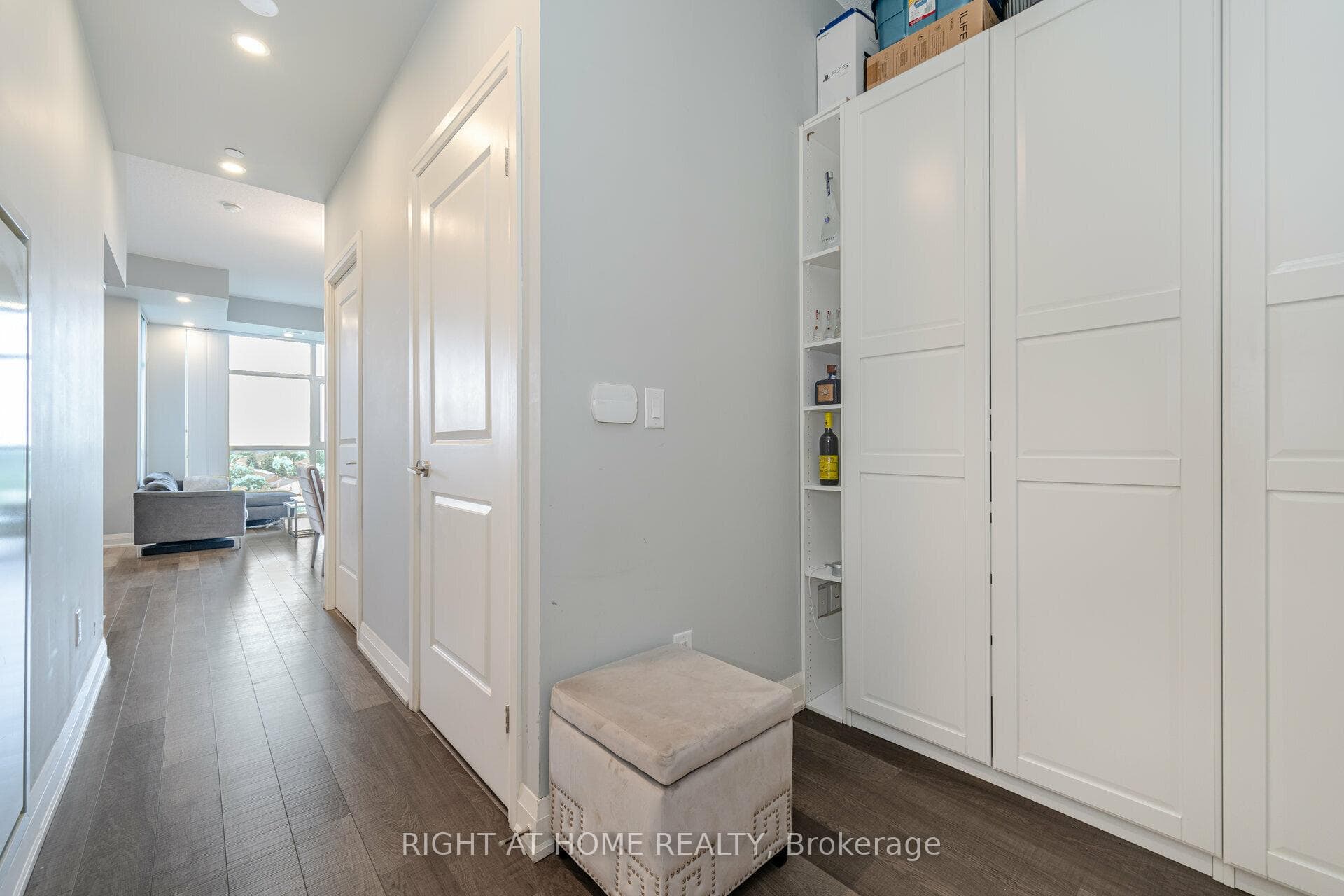 8763 Bayview Avenue Unit 727 photo 3