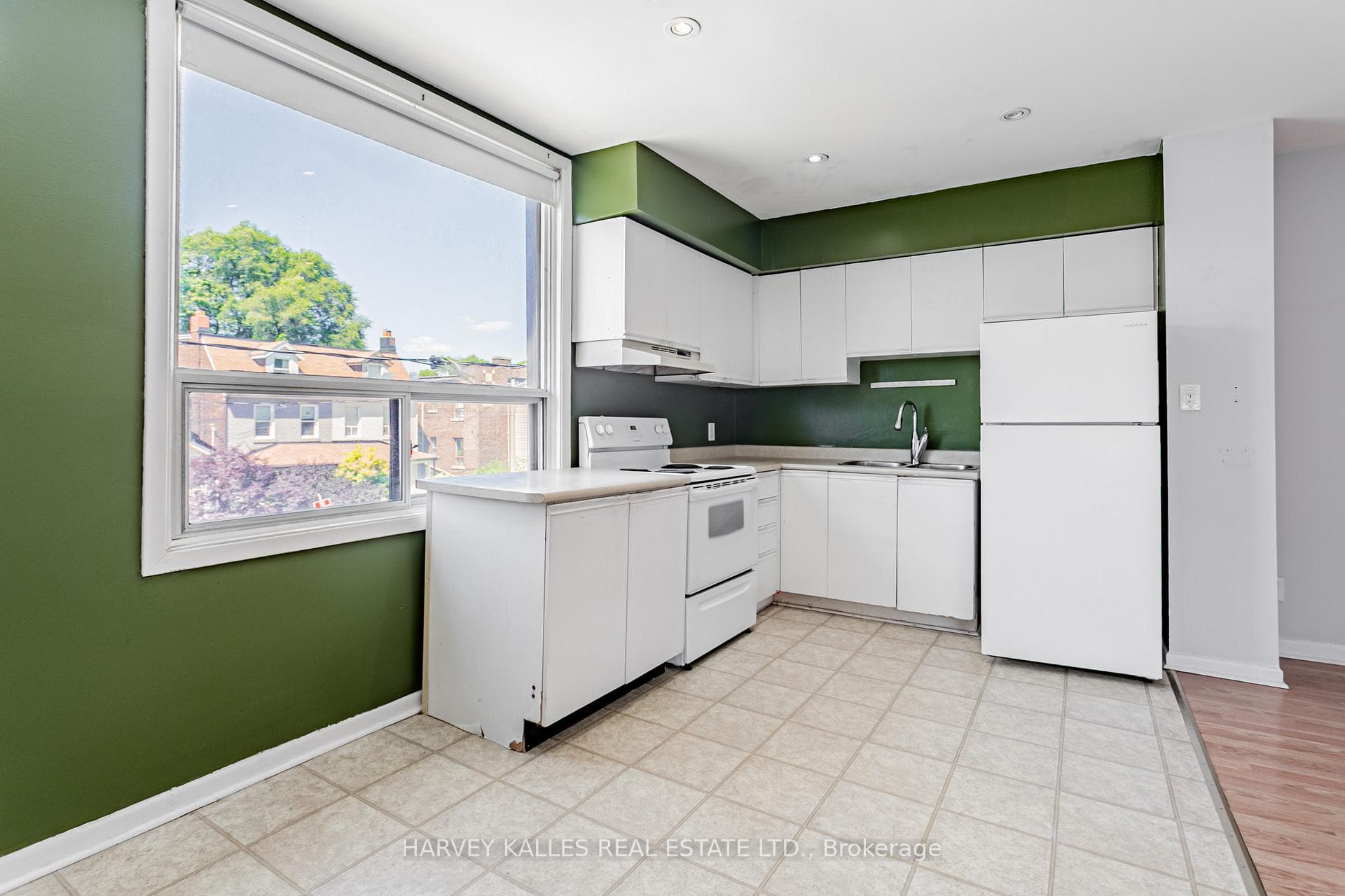 343 Greenwood Avenue photo 12