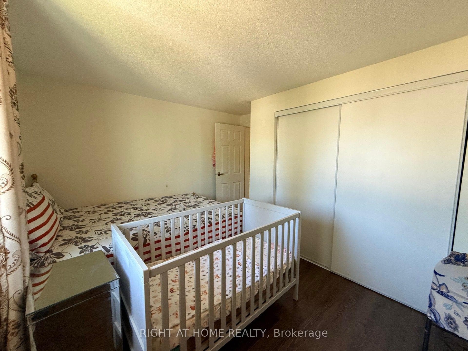 1552 Beaverpond Drive Unit B photo 8