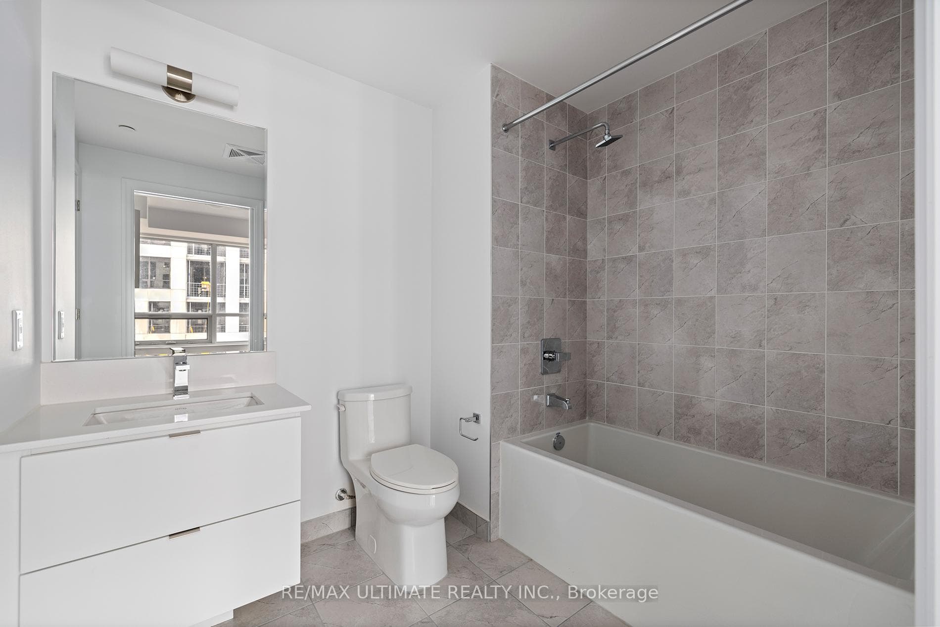 36 Elm Drive Unit 603 photo 18