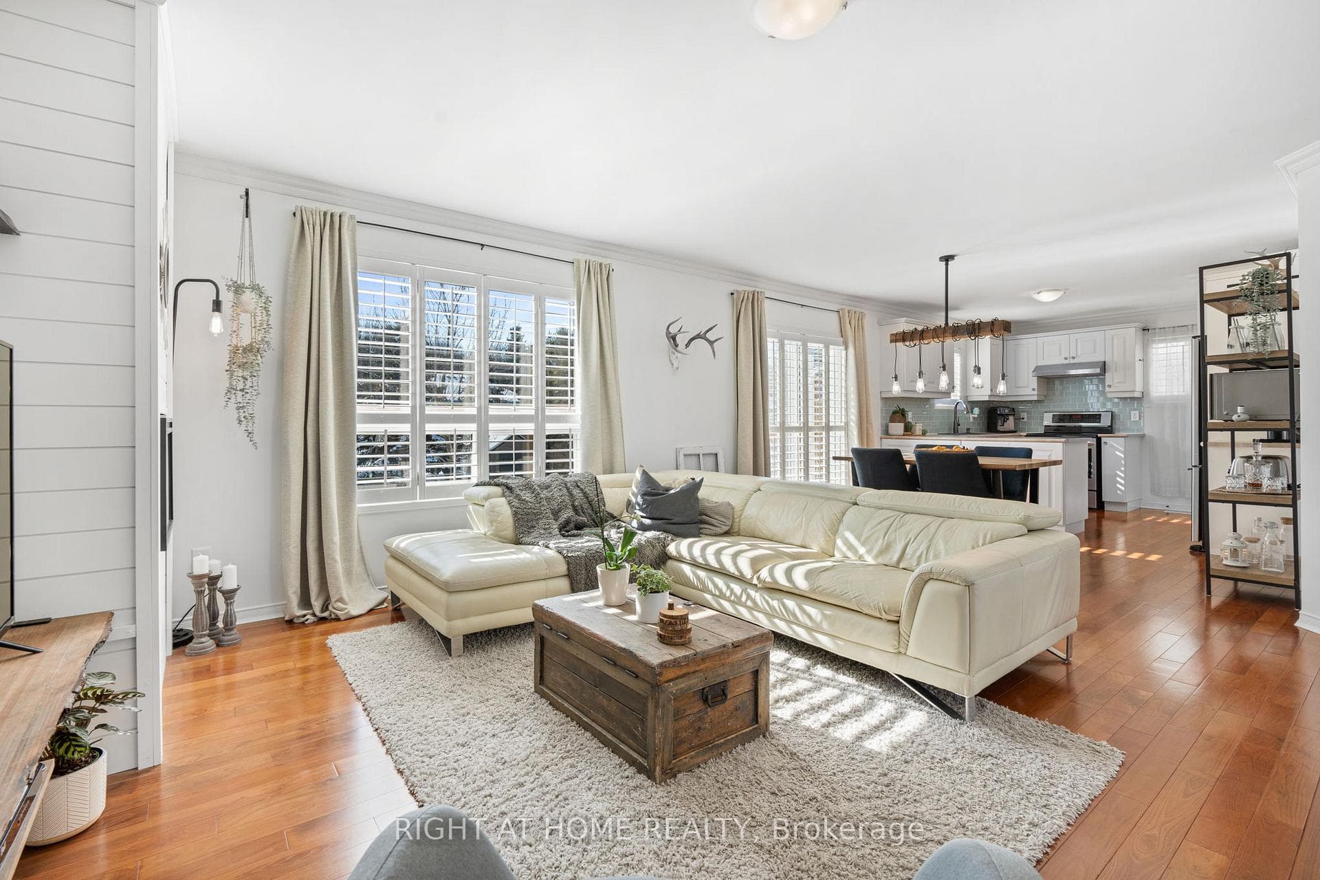 65 Regina Boulevard photo 7