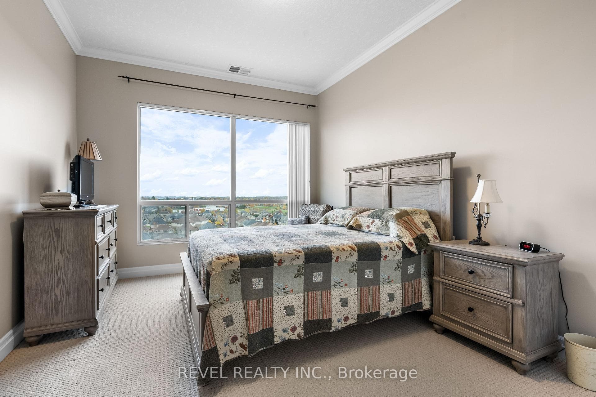 240 Villagewalk Boulevard Unit 1105 photo 17